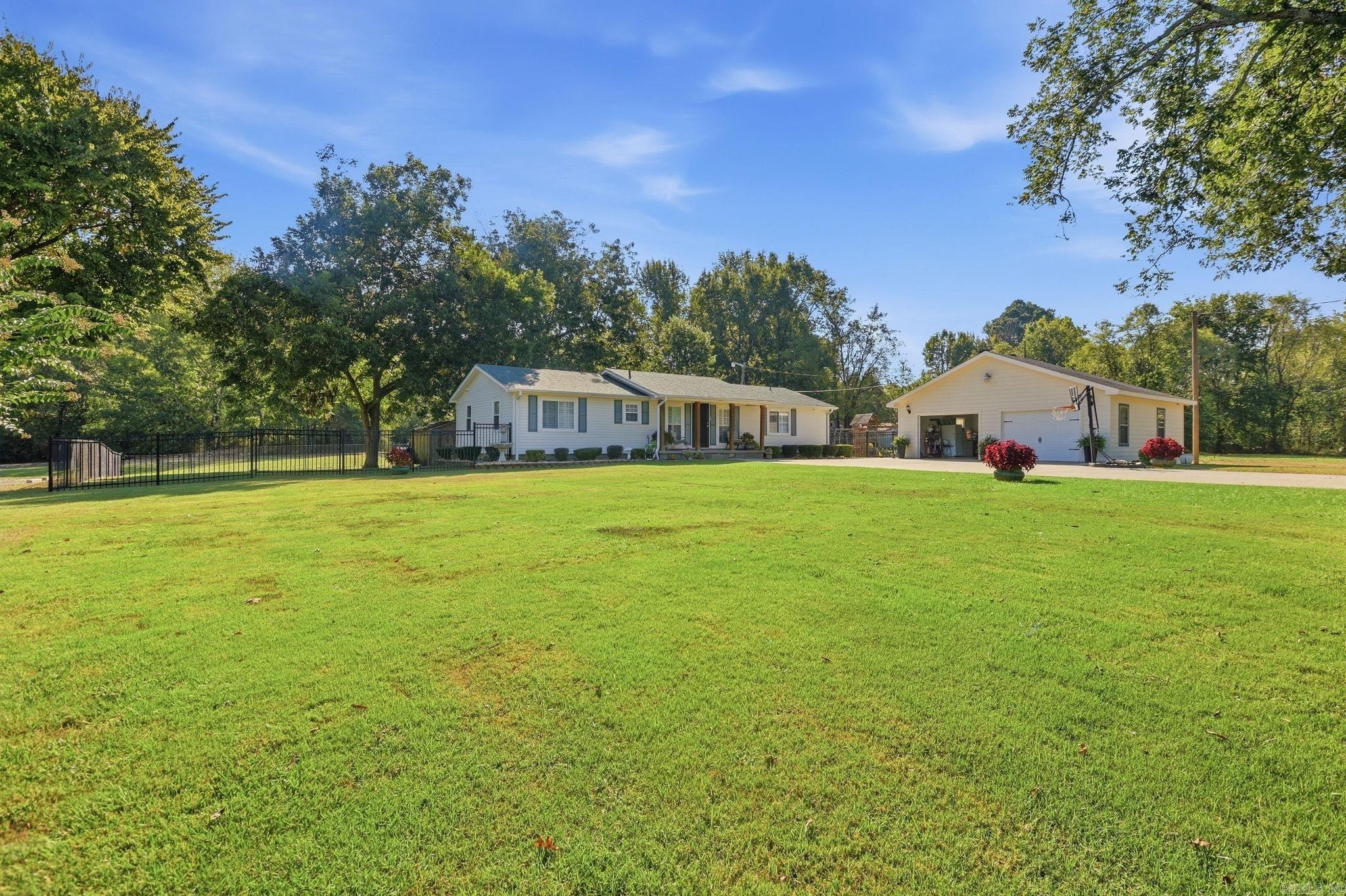 16421 Highway 365 S Property Photo 5