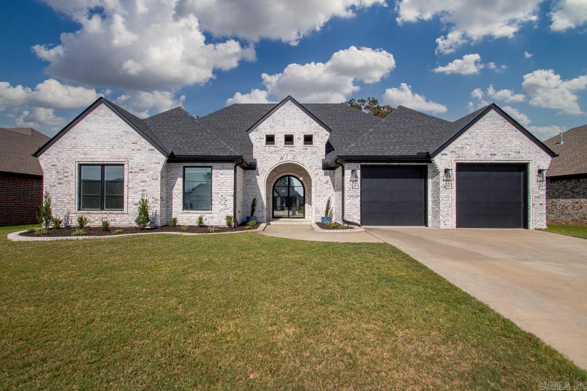 1609 Creekview Property Photo 1