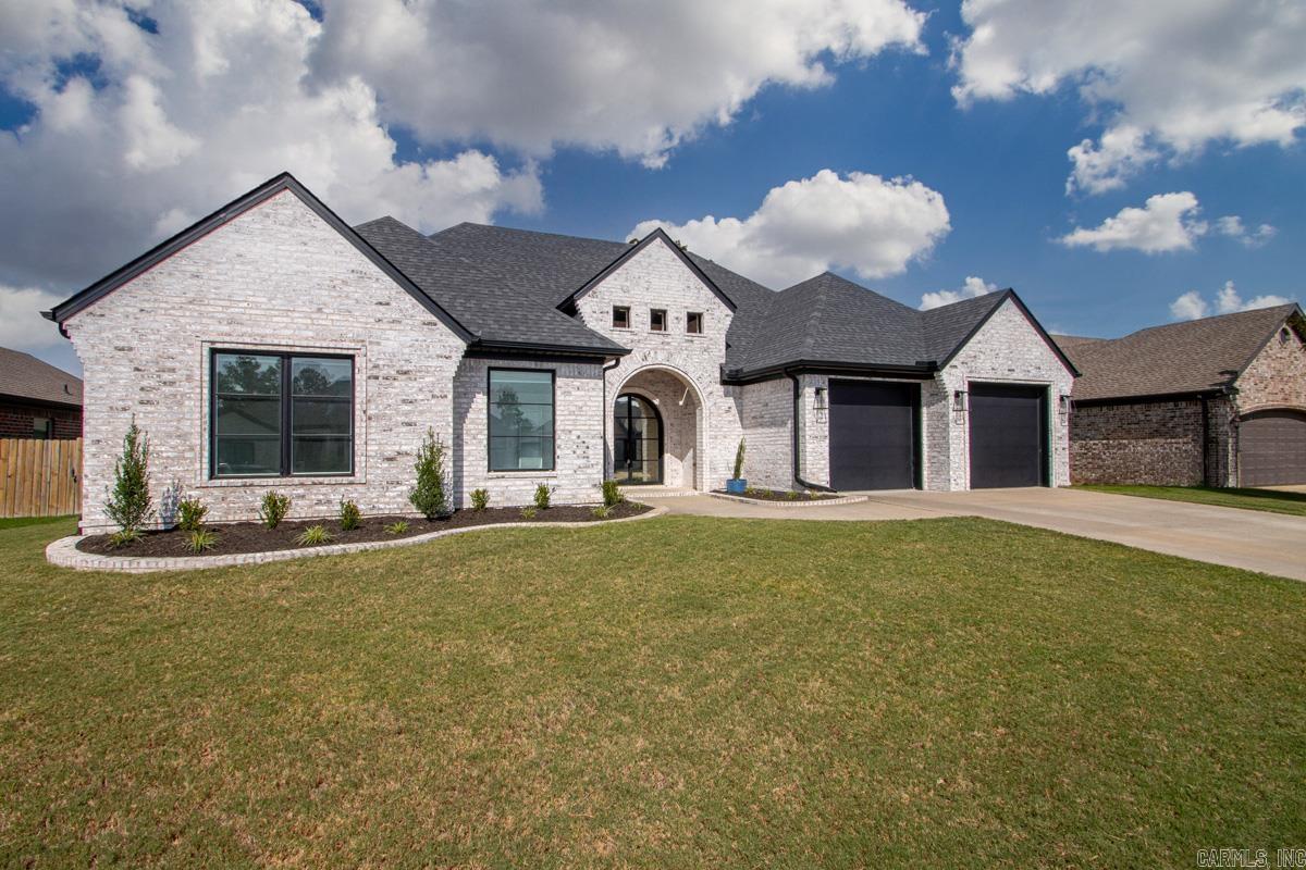 1609 Creekview Property Photo 2