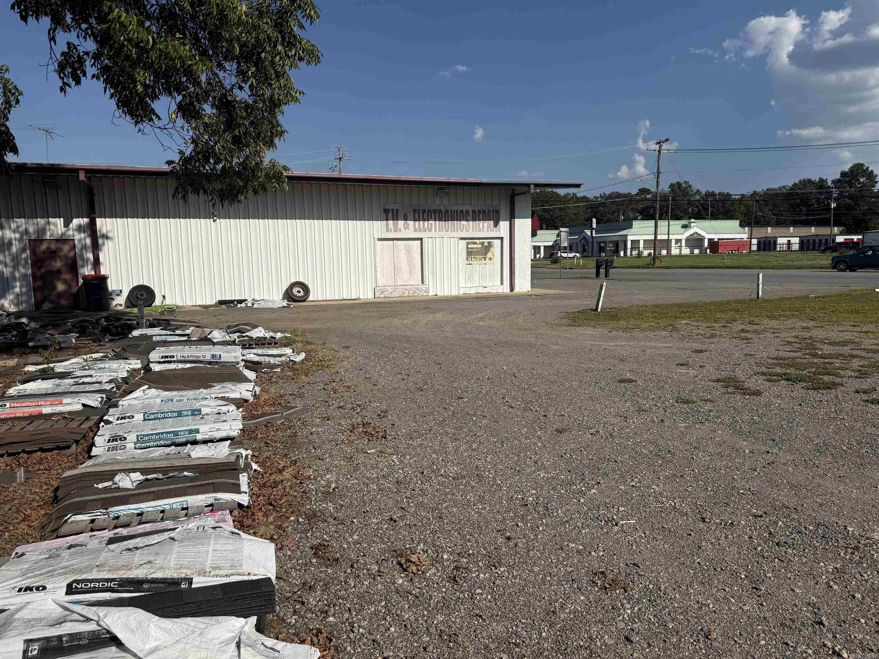 5525 Sulphur Springs Road Property Photo 3