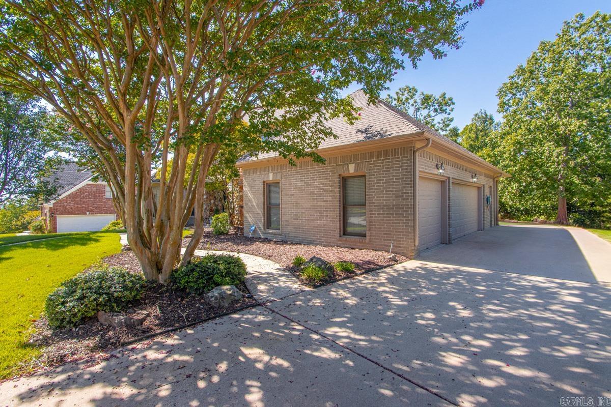 20 Latour Property Photo 6