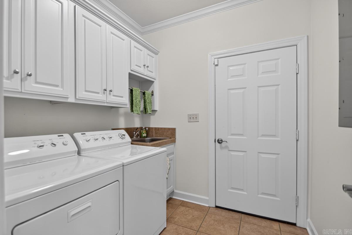 20 Latour Property Photo 23