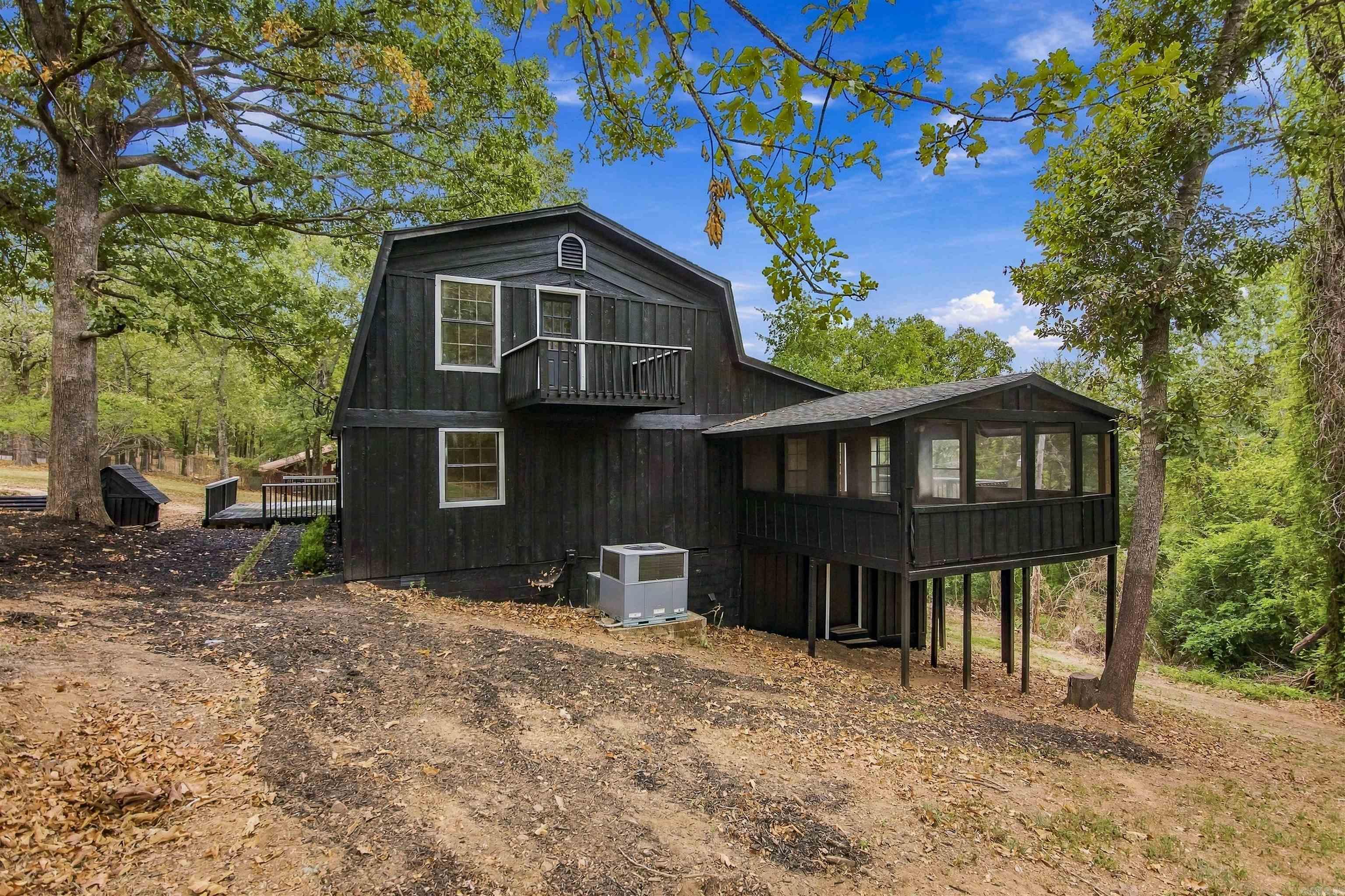 6233 Reeves Lane Property Photo 3