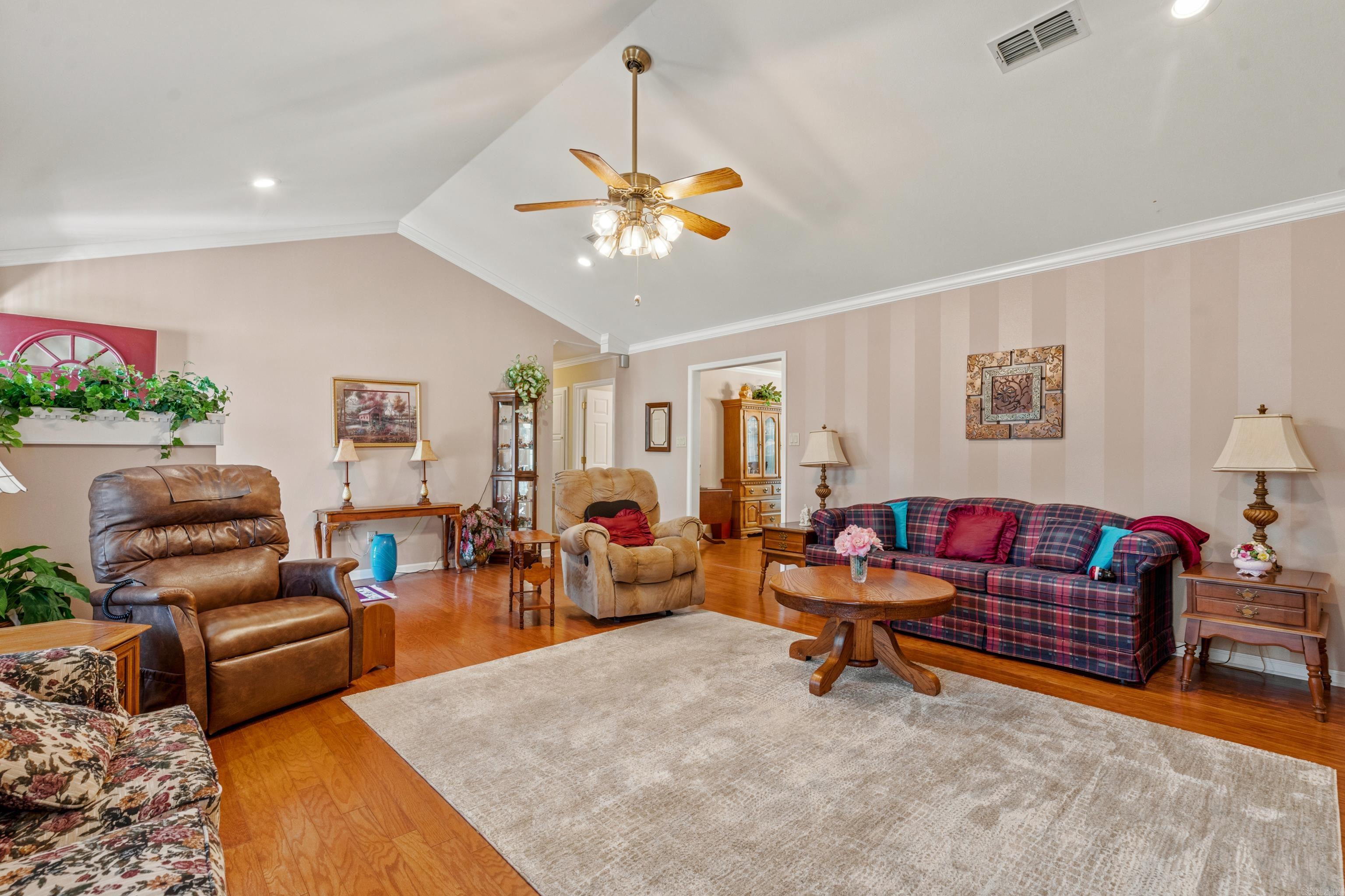 1724 Regency Drive Property Photo 9