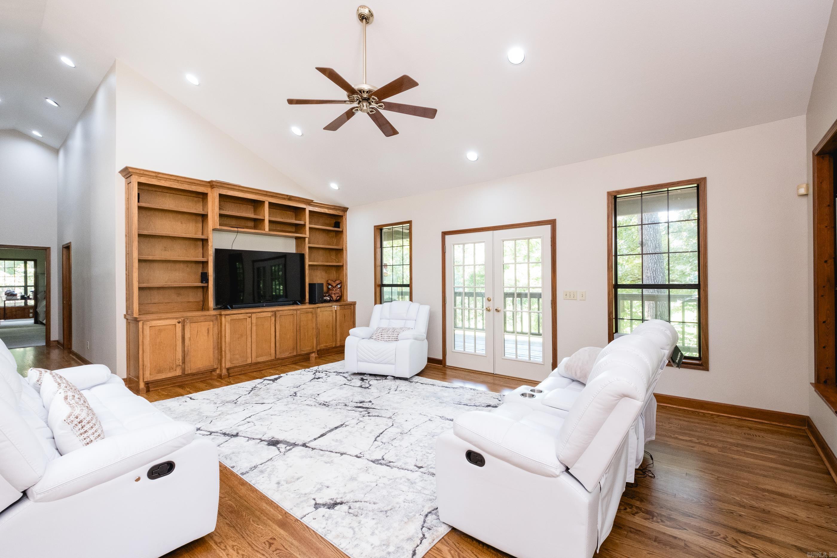 21507 Reynard Lane Property Photo 4