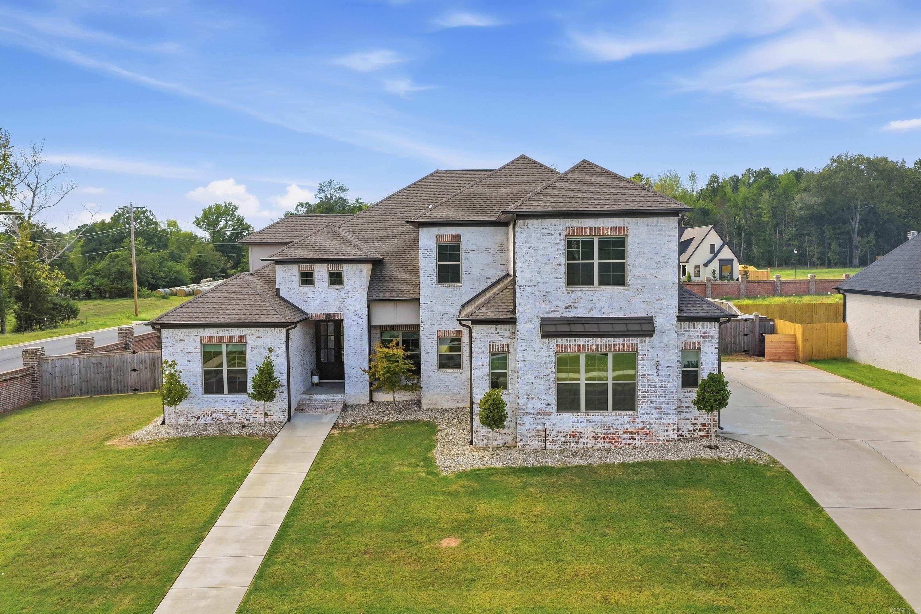 1505 Southwinds Drive Property Photo 1