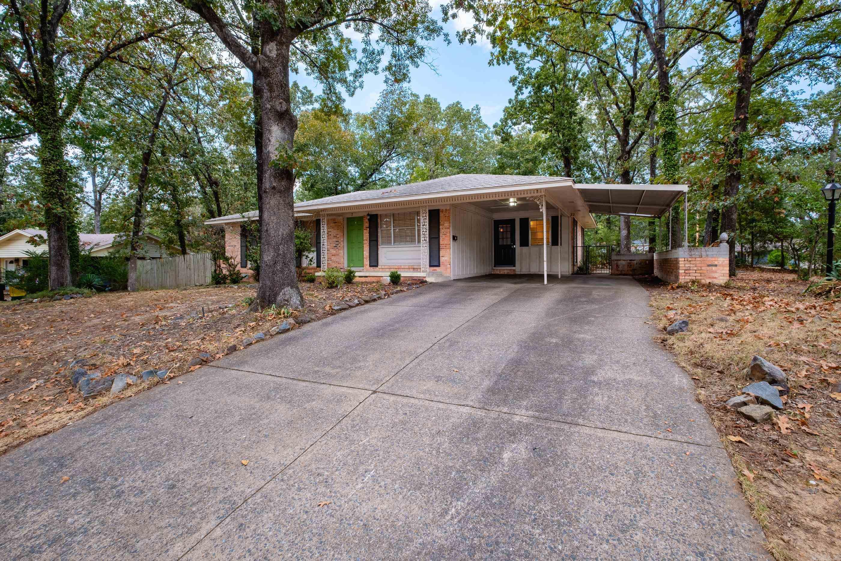 2 Lawrence Drive Property Photo 2