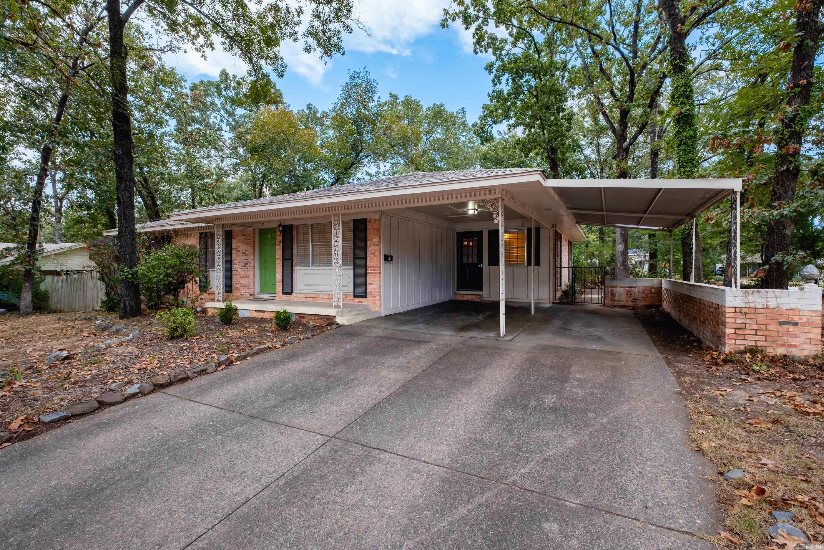 2 Lawrence Drive Property Photo 3