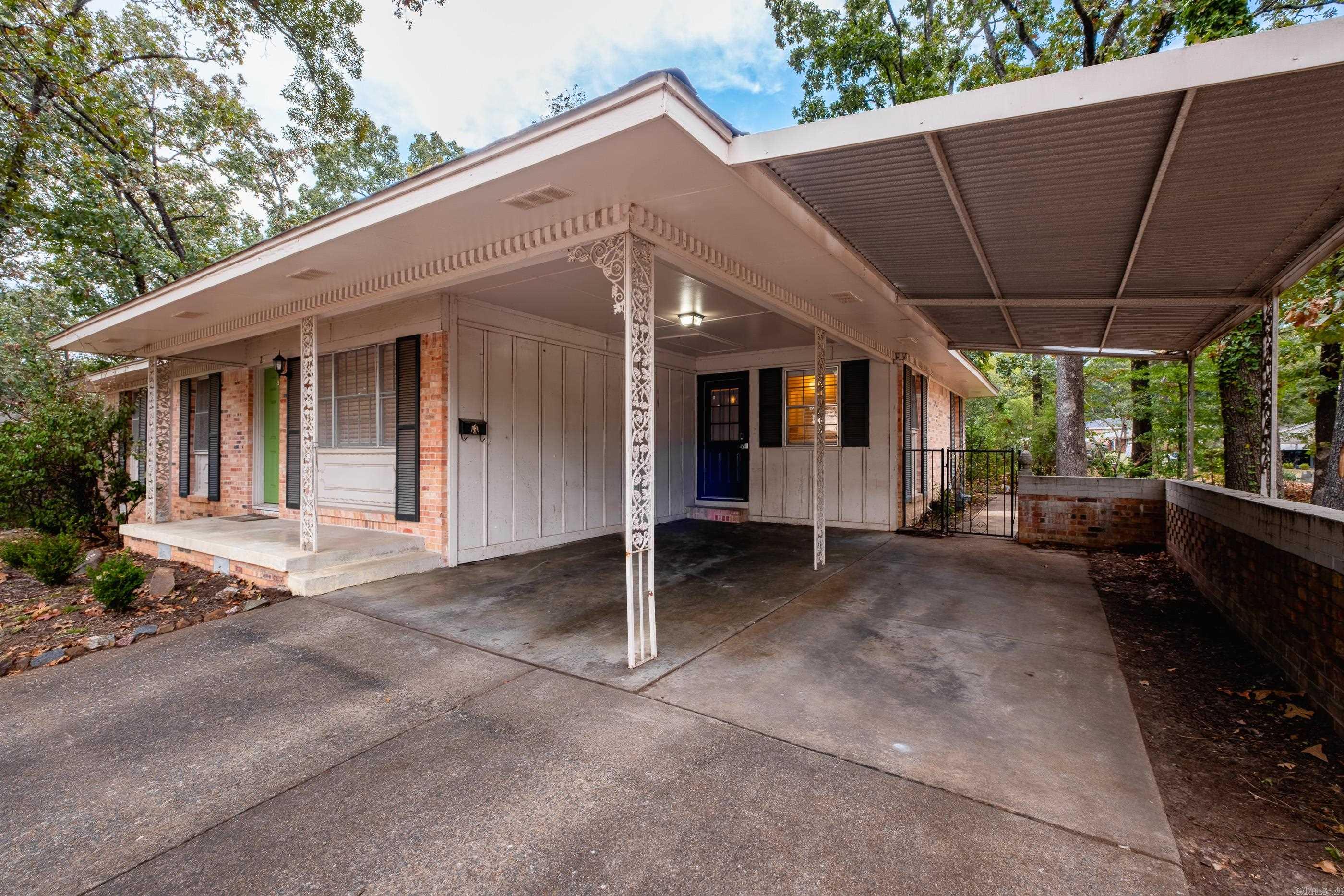 2 Lawrence Drive Property Photo 6