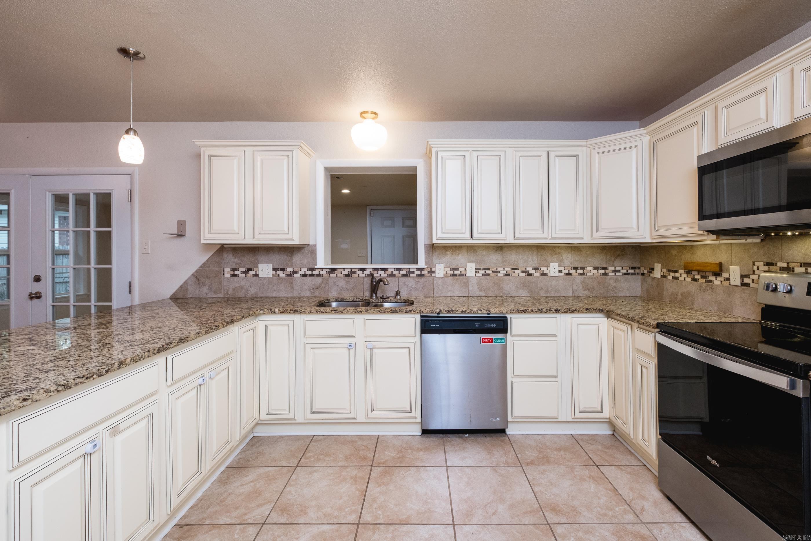 2 Lawrence Drive Property Photo 20
