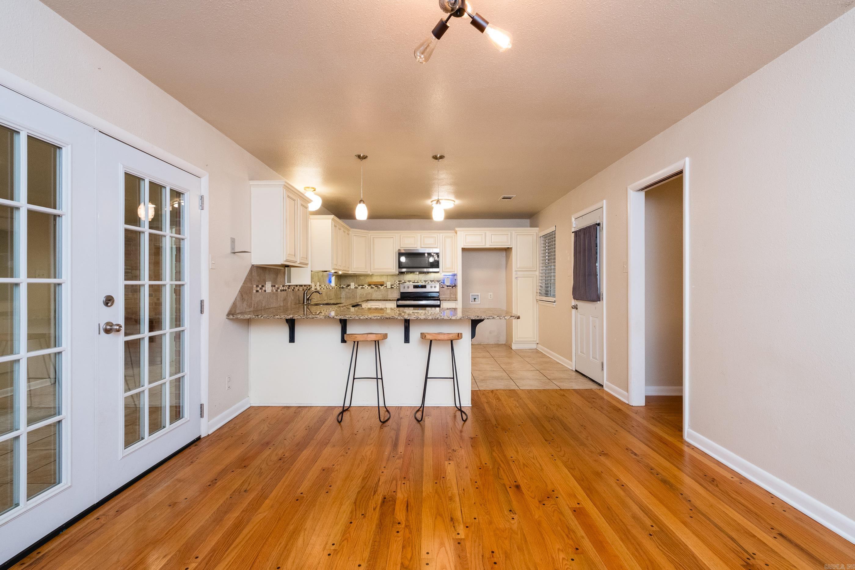 2 Lawrence Drive Property Photo 22