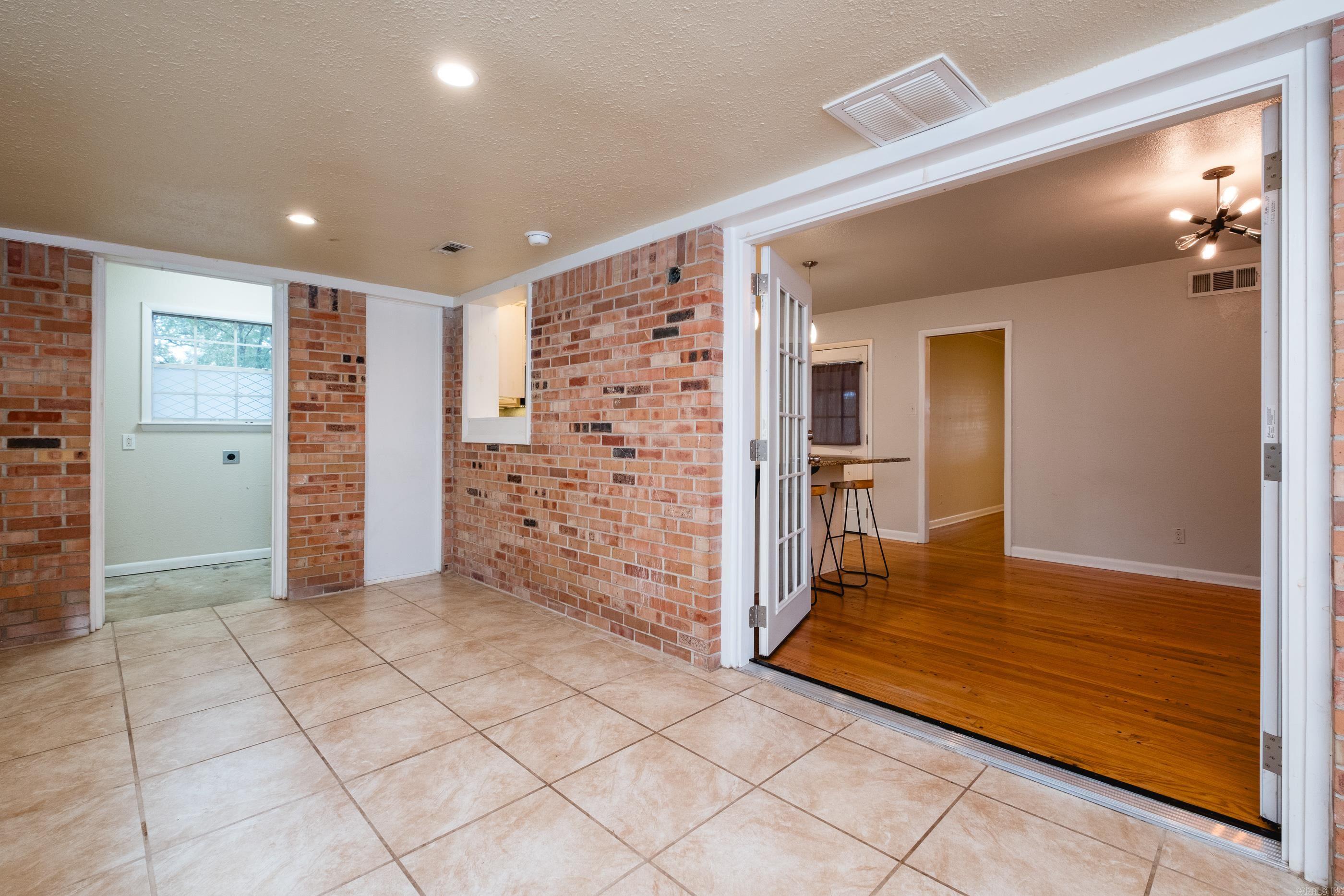 2 Lawrence Drive Property Photo 26