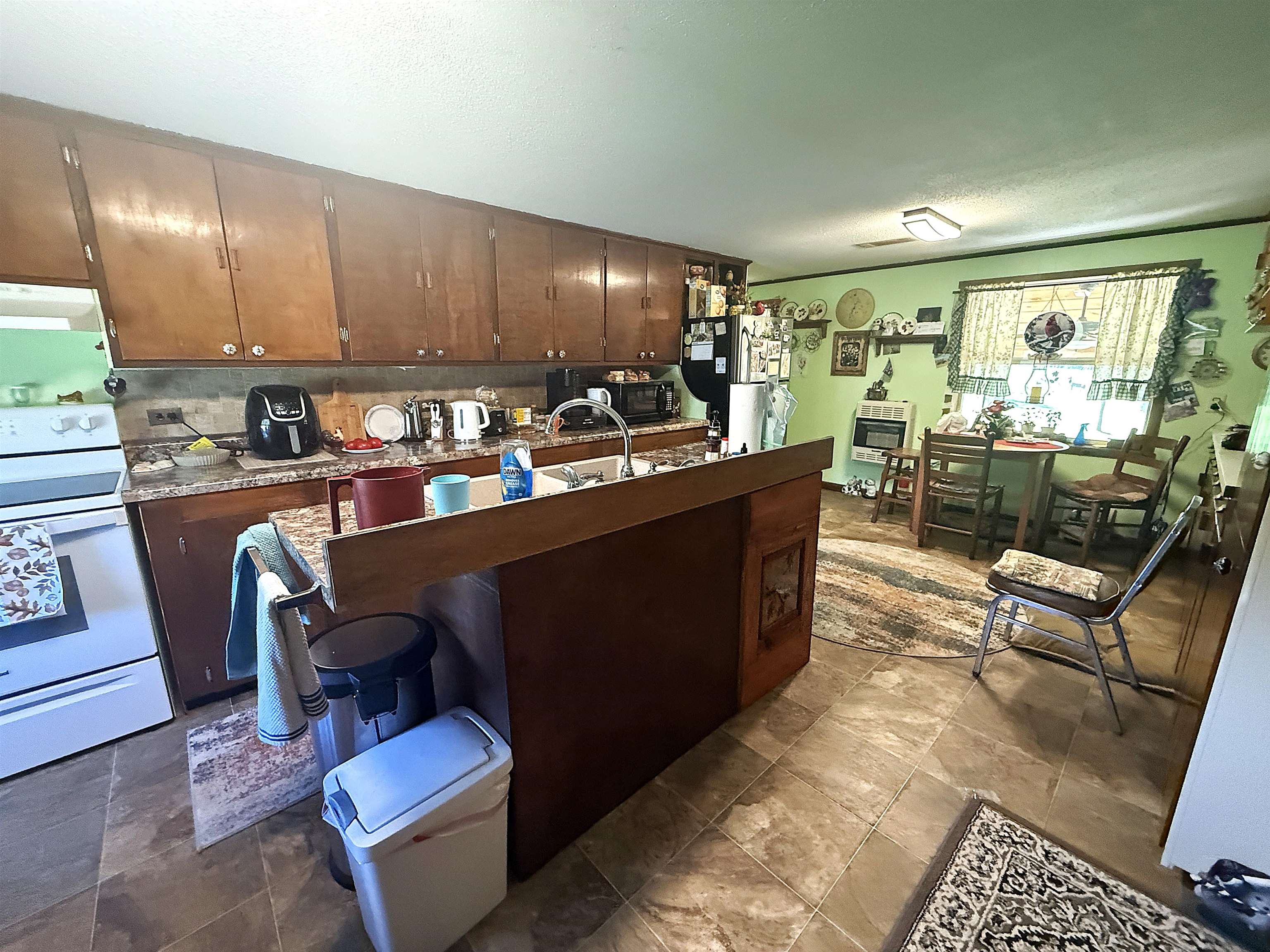 1172 S Boswell Road Property Photo 8