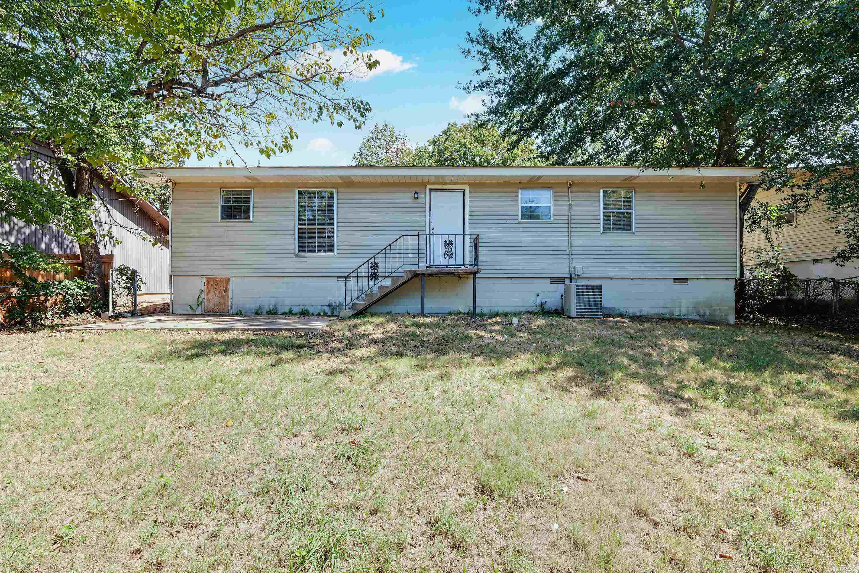 2011 Broken Arrow Dr. Property Photo 34