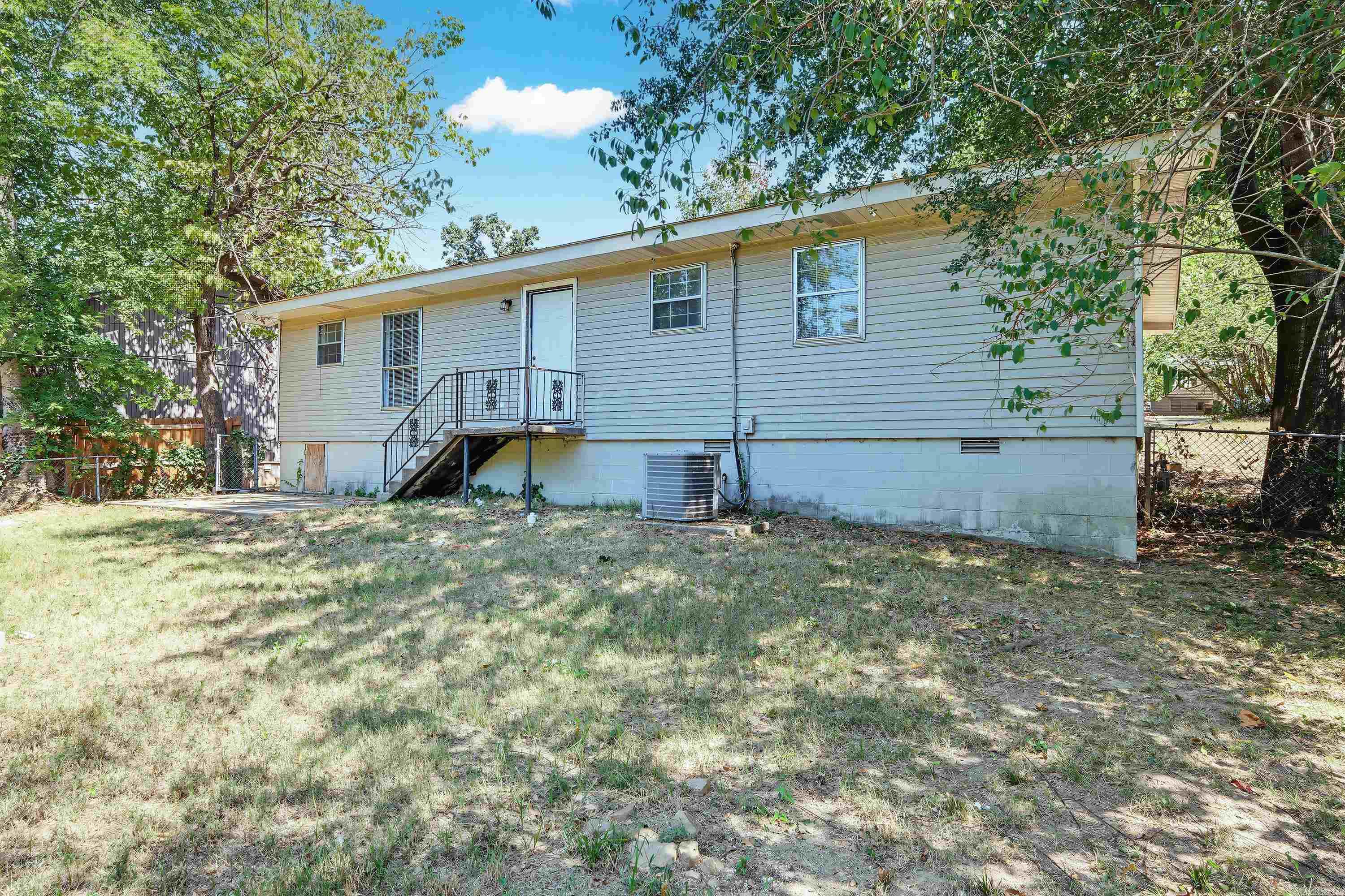 2011 Broken Arrow Dr. Property Photo 35