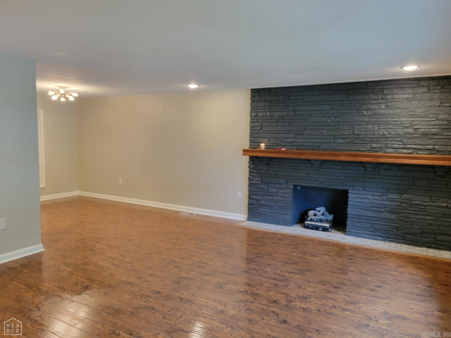 633 W College Property Photo 2