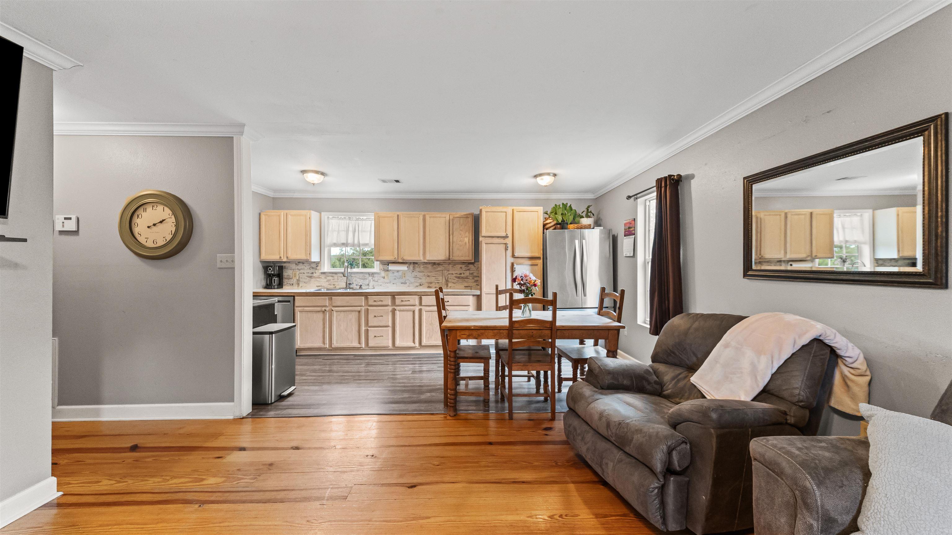 6084 Ziegler Property Photo 7