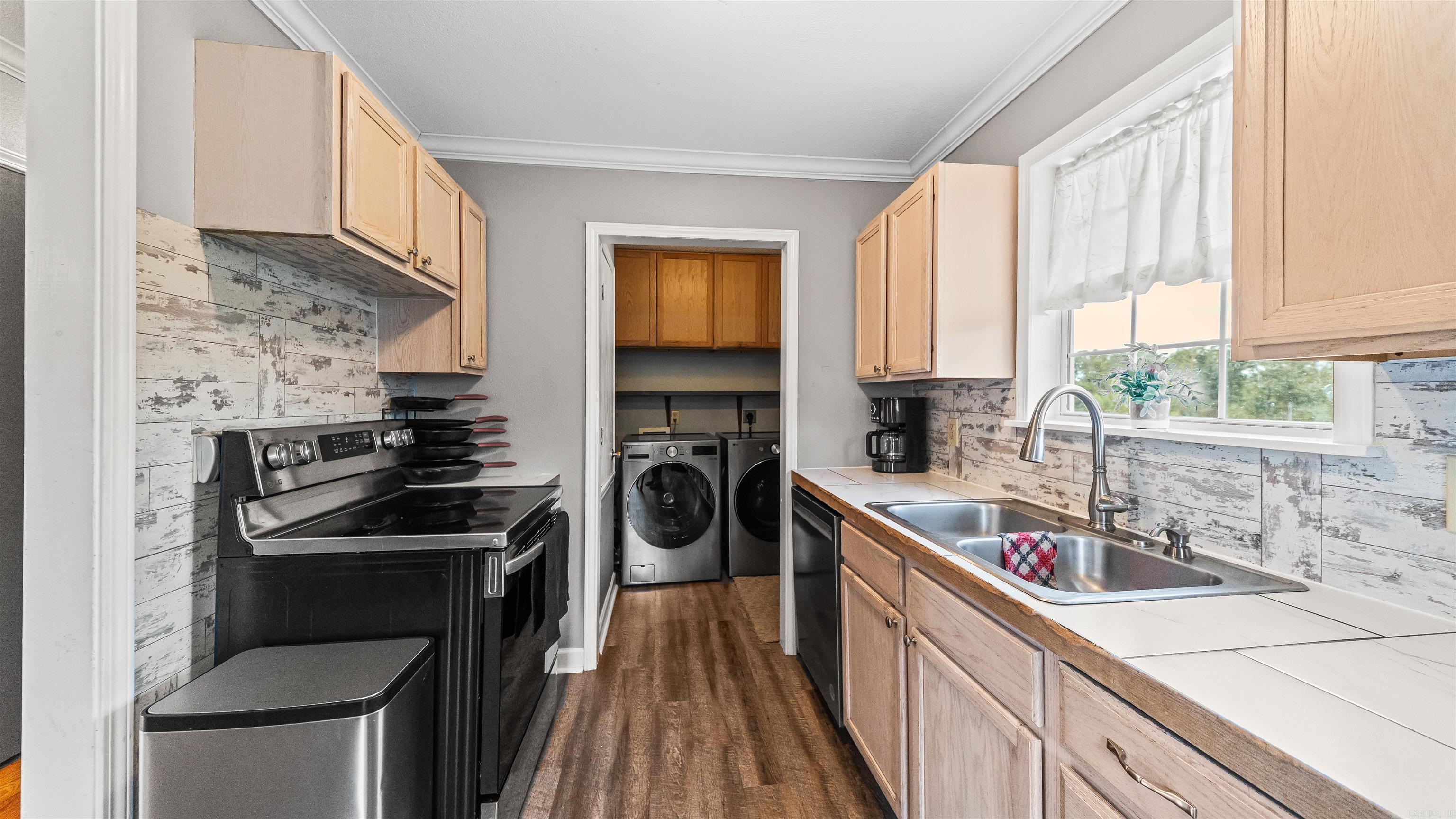 6084 Ziegler Property Photo 12