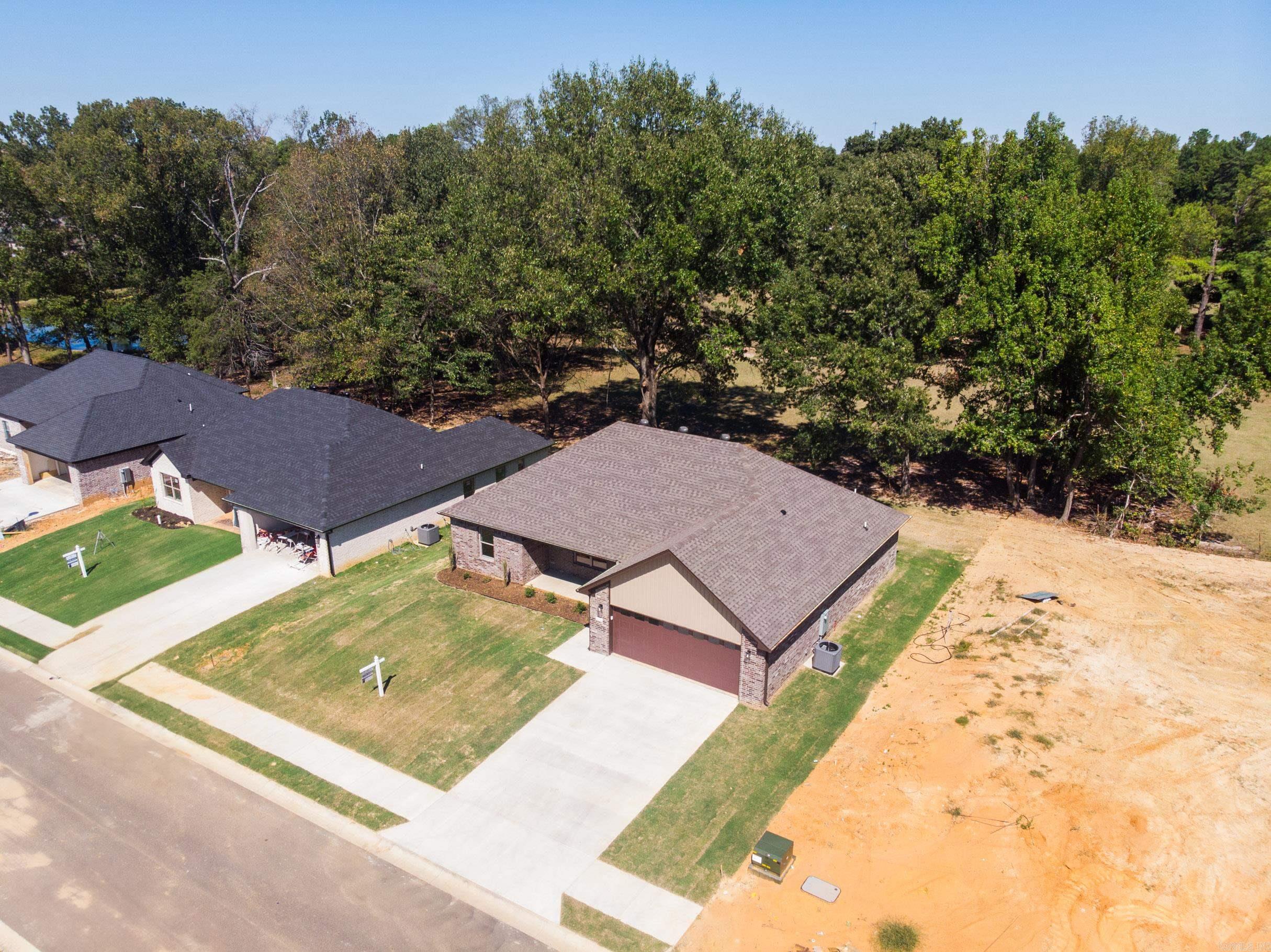 310 Millie Court Property Photo 4