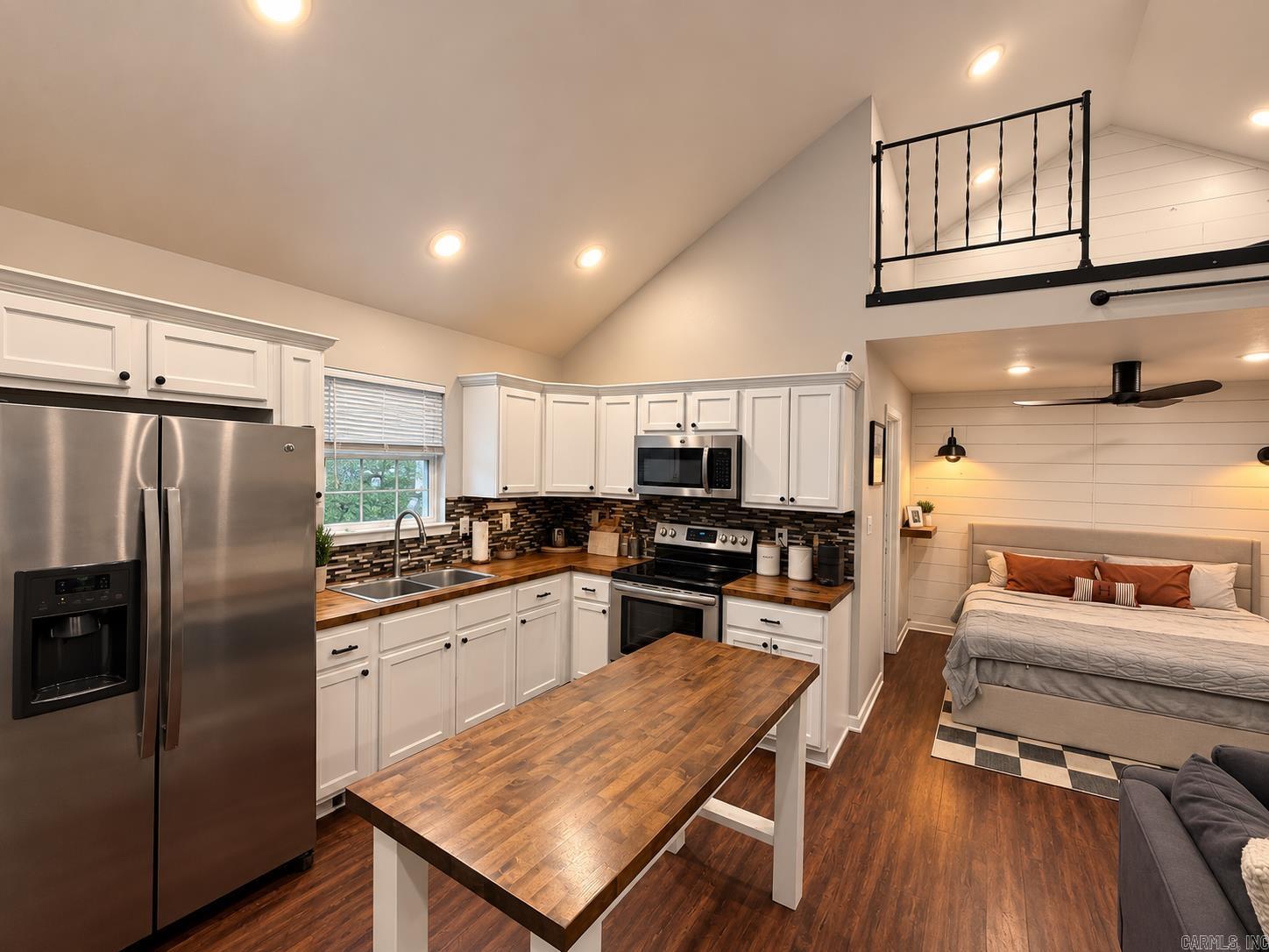 9 Horton Lane Property Photo 4