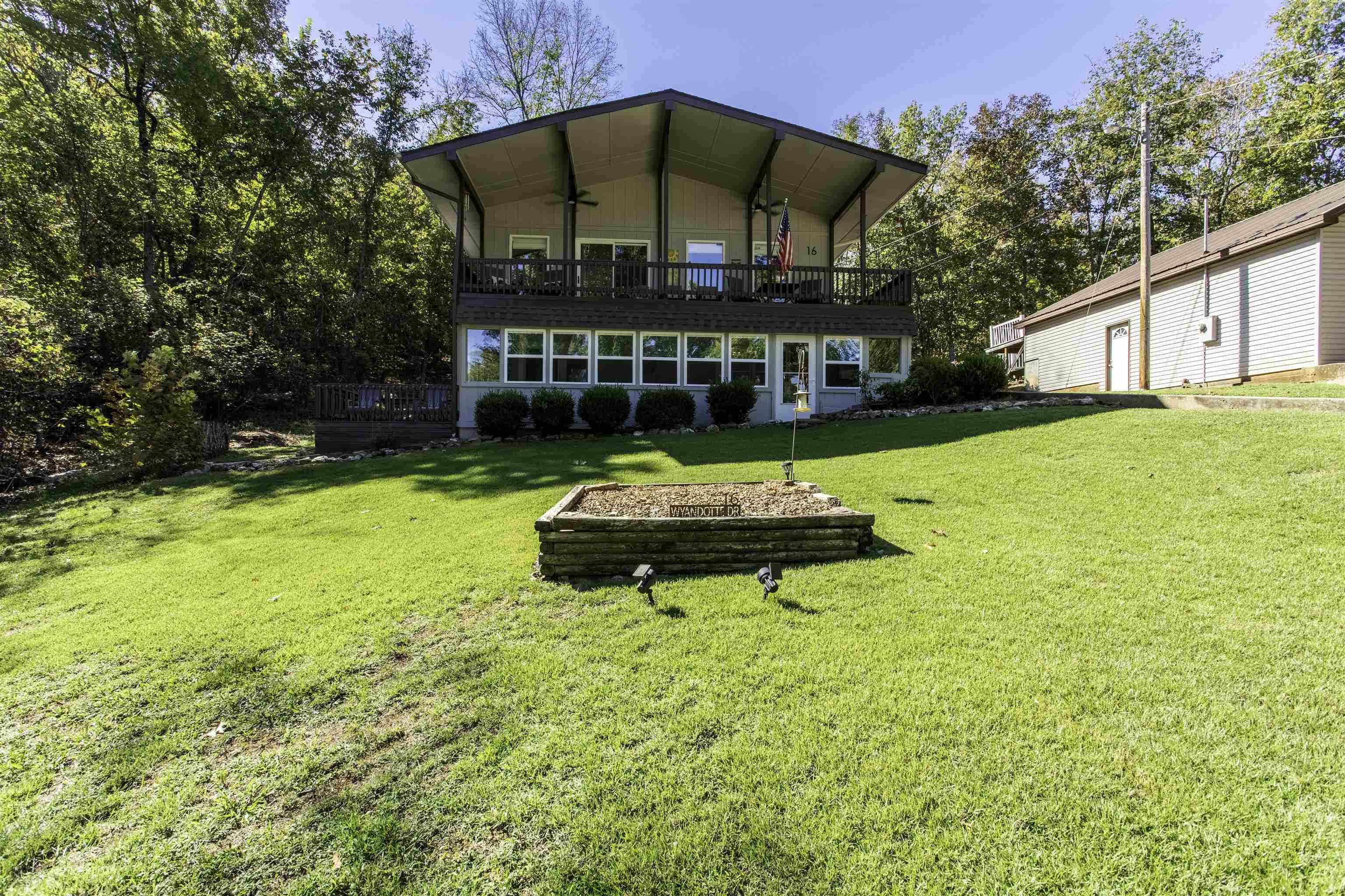 16 Wyandotte Drive Property Photo 1