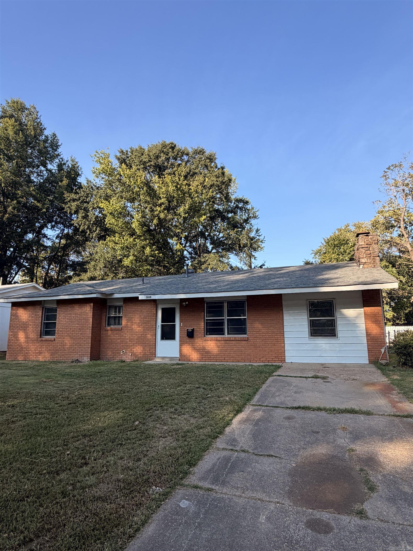 1309 BAILEY Property Photo 1
