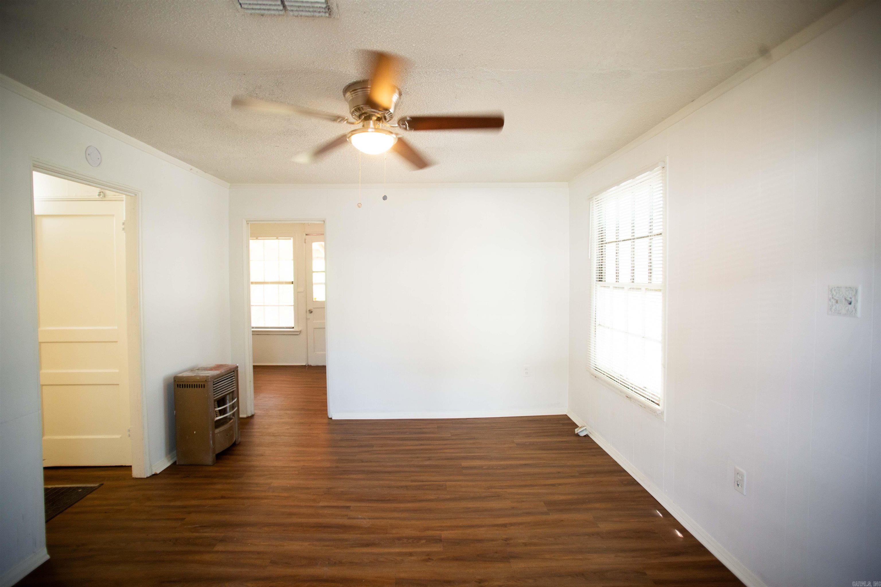 2521 S Maple Street Property Photo 4