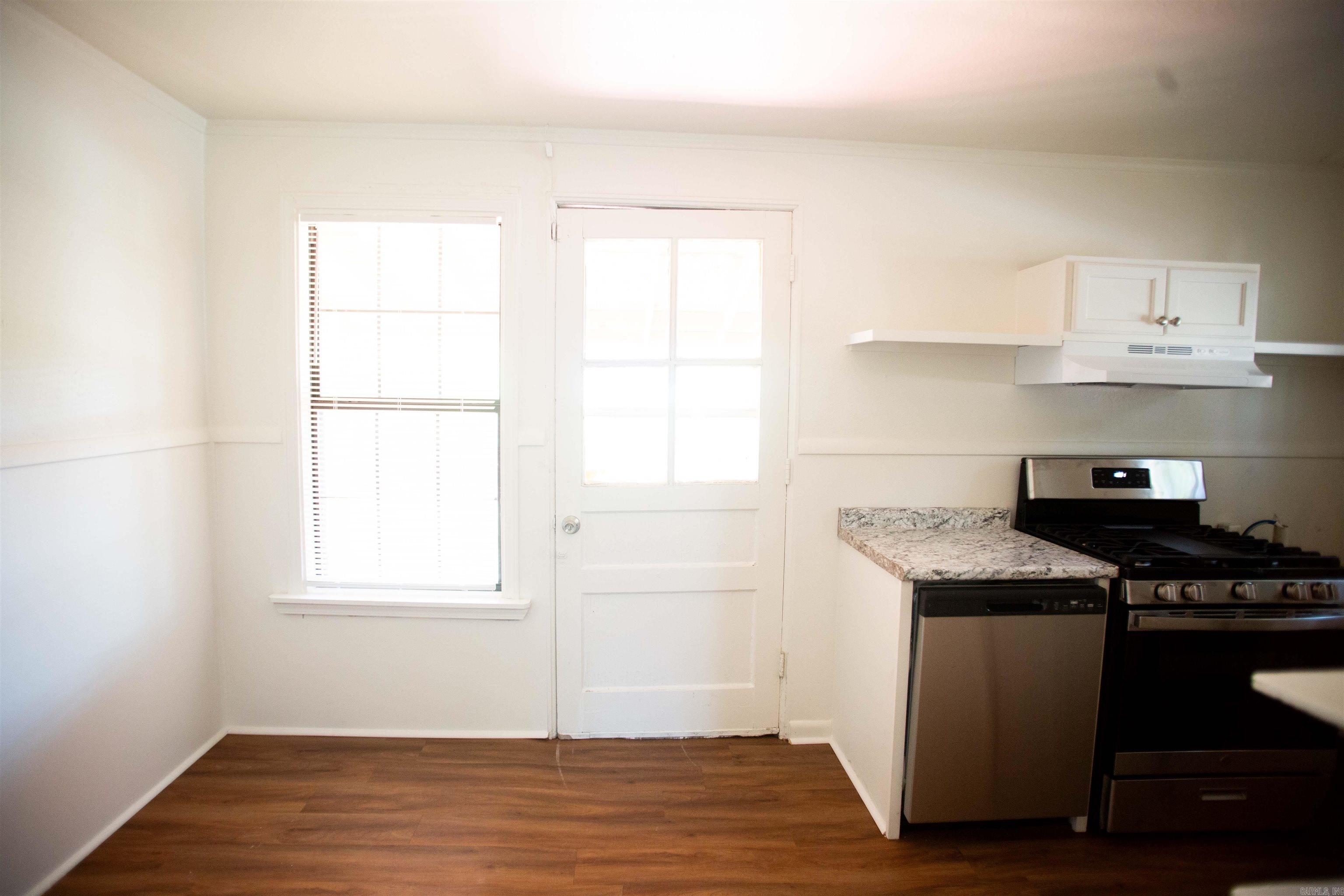 2521 S Maple Street Property Photo 5