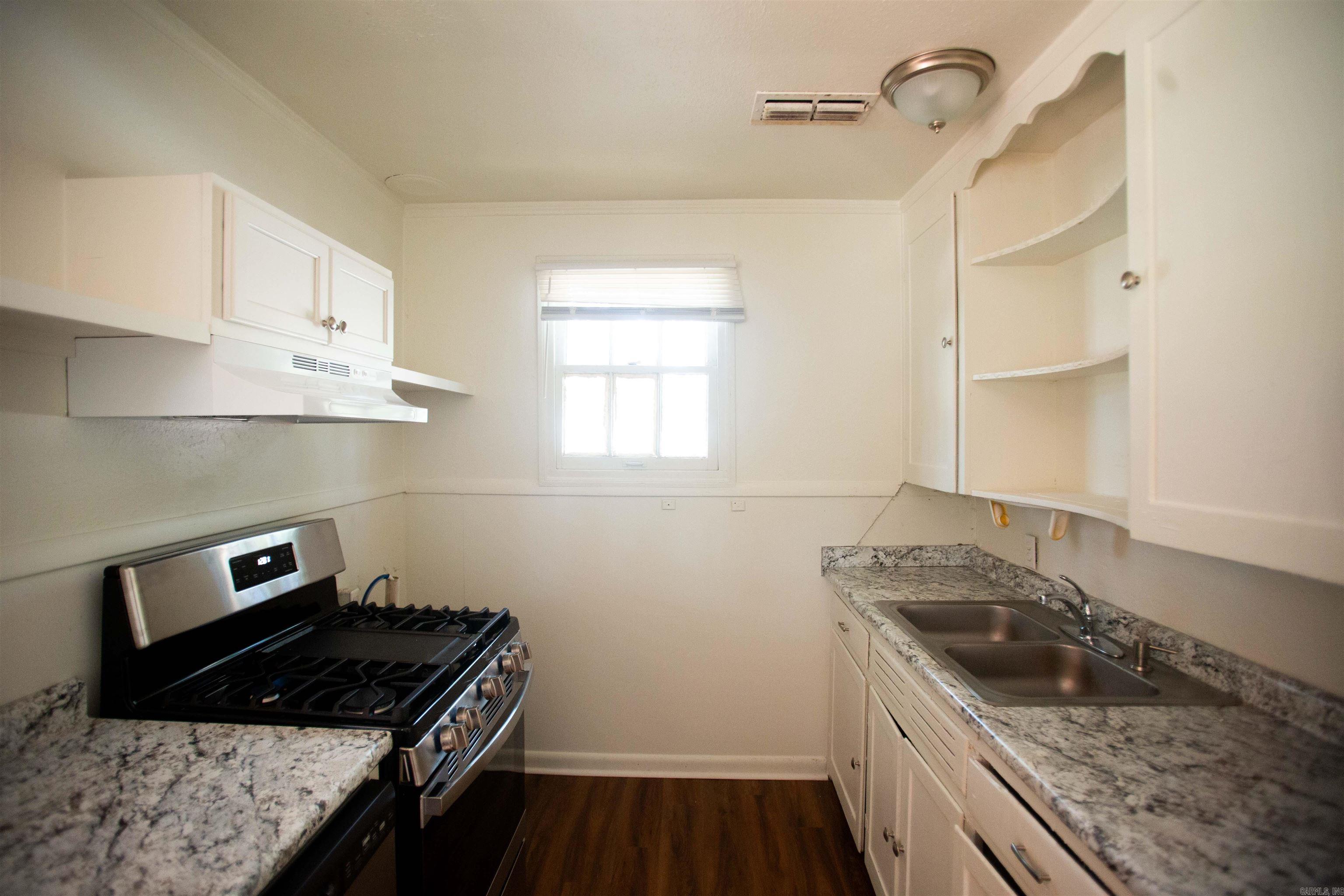 2521 S Maple Street Property Photo 6