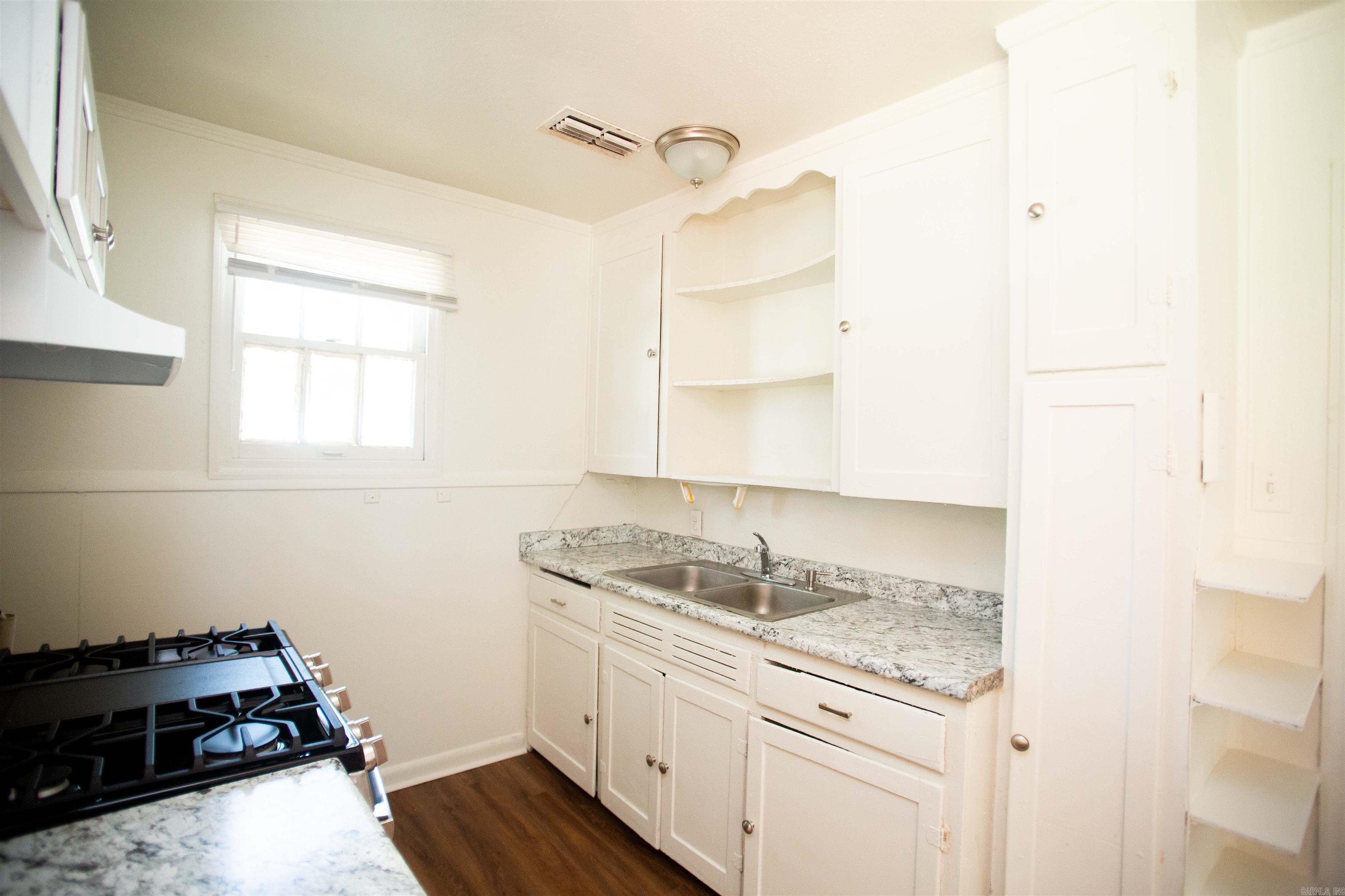 2521 S Maple Street Property Photo 7