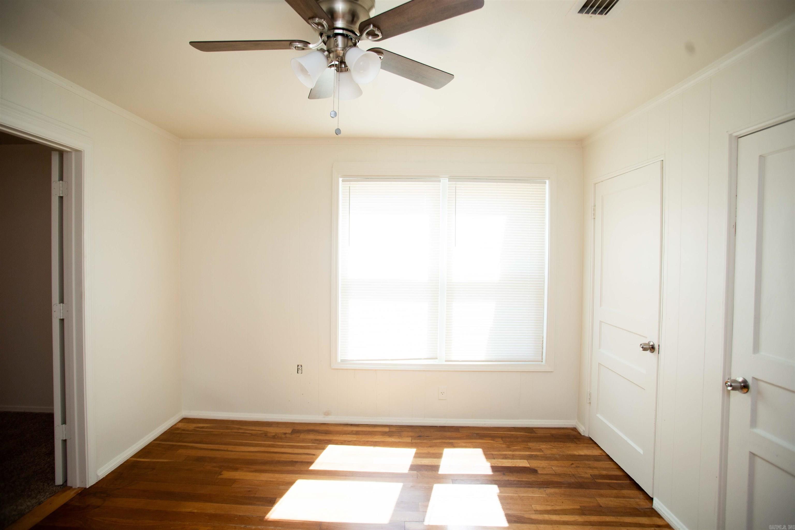 2521 S Maple Street Property Photo 13