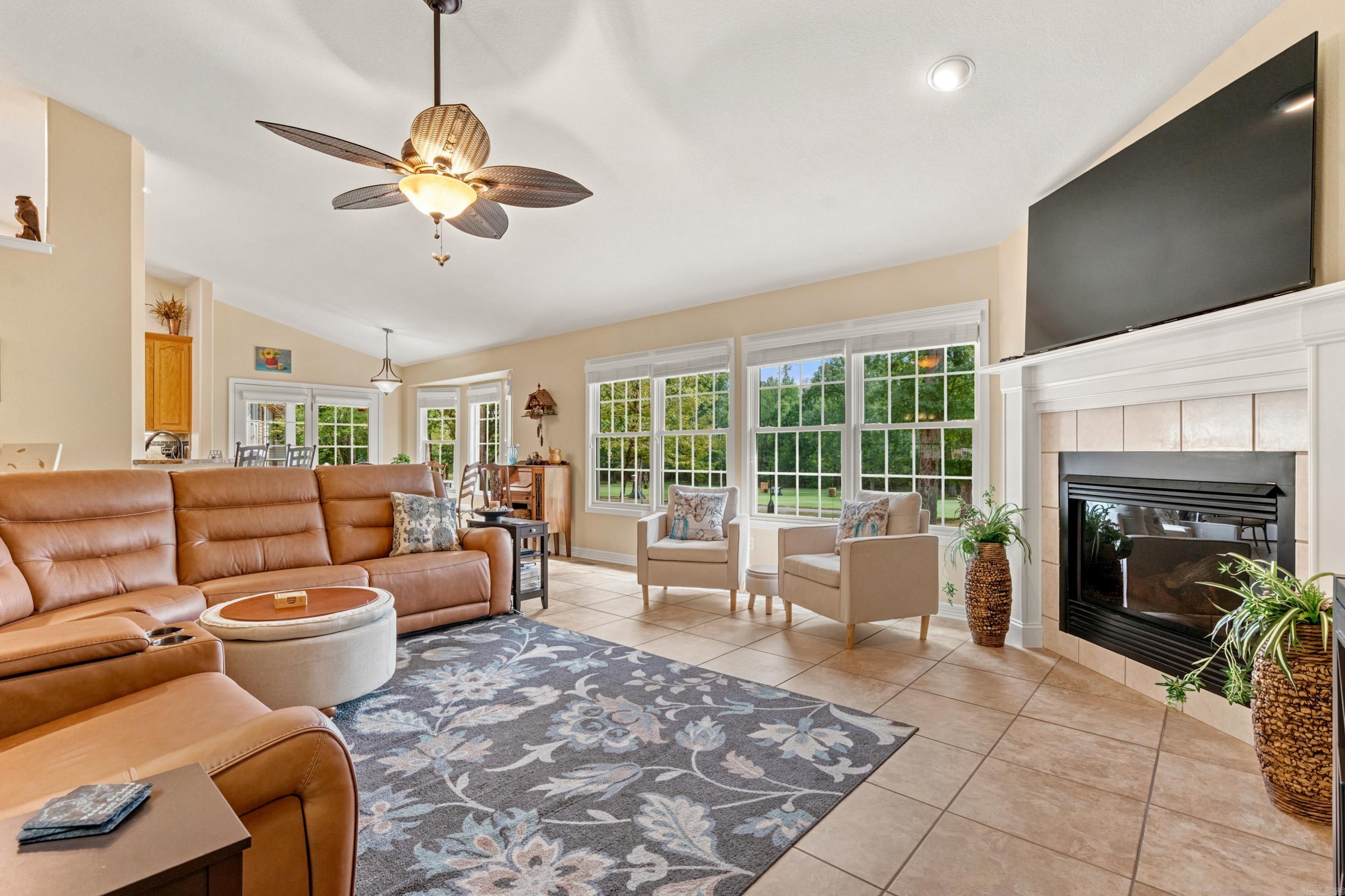 20 Hendaye Way Property Photo 8
