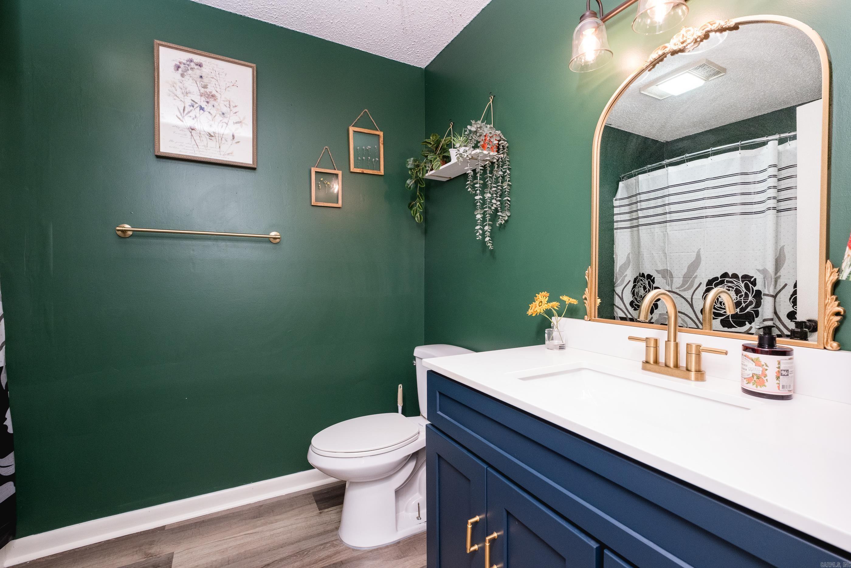 315 Oaklawn Circle Property Photo 4