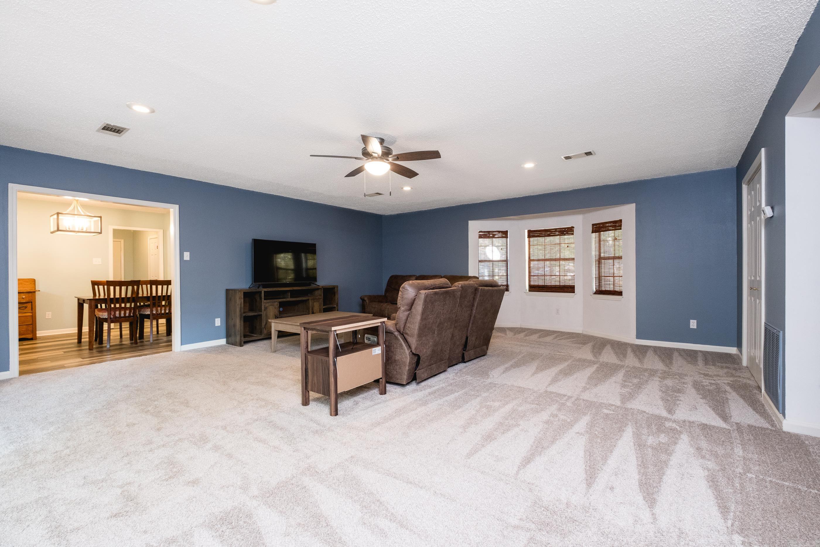 315 Oaklawn Circle Property Photo 16