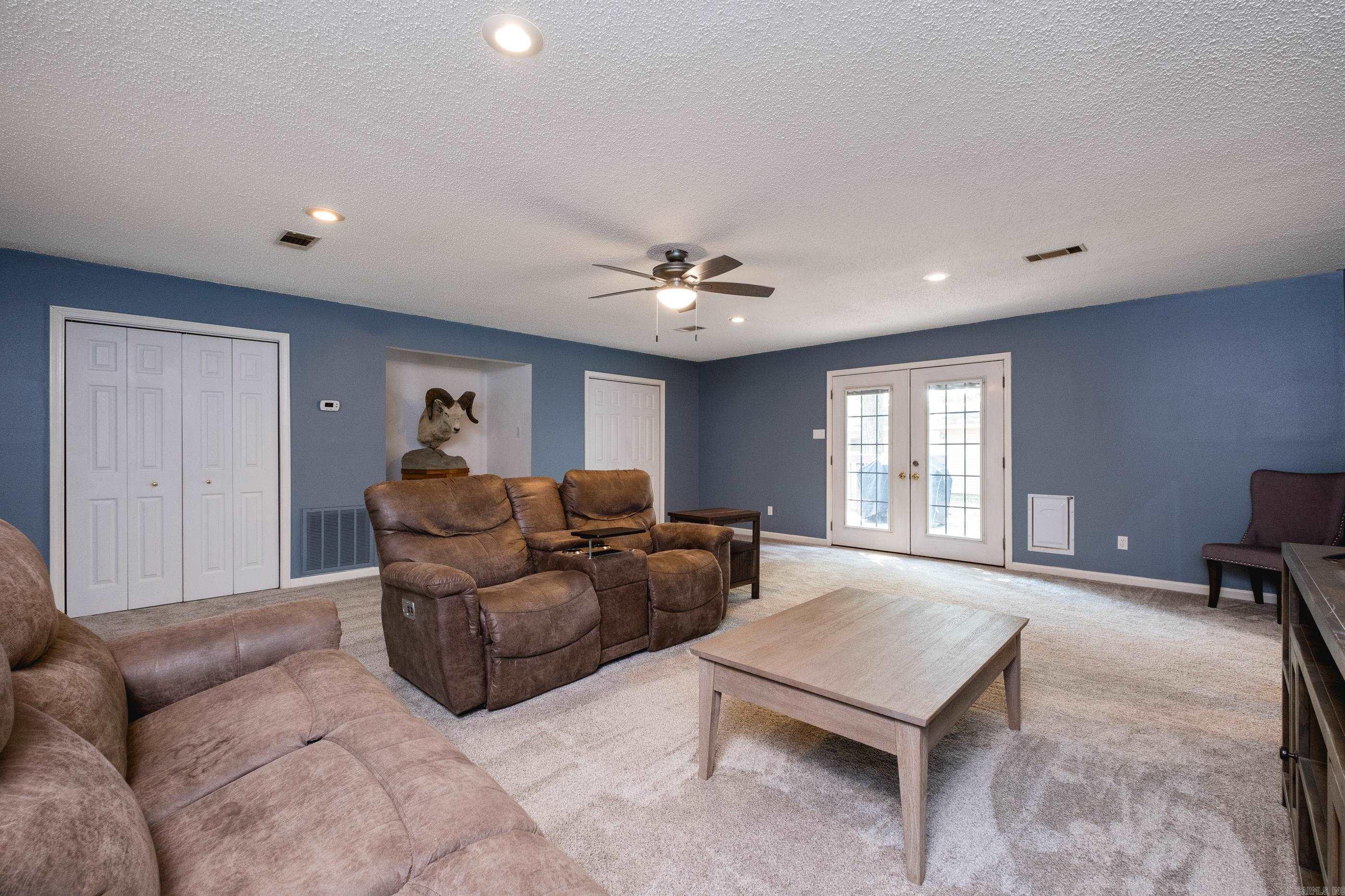 315 Oaklawn Circle Property Photo 17
