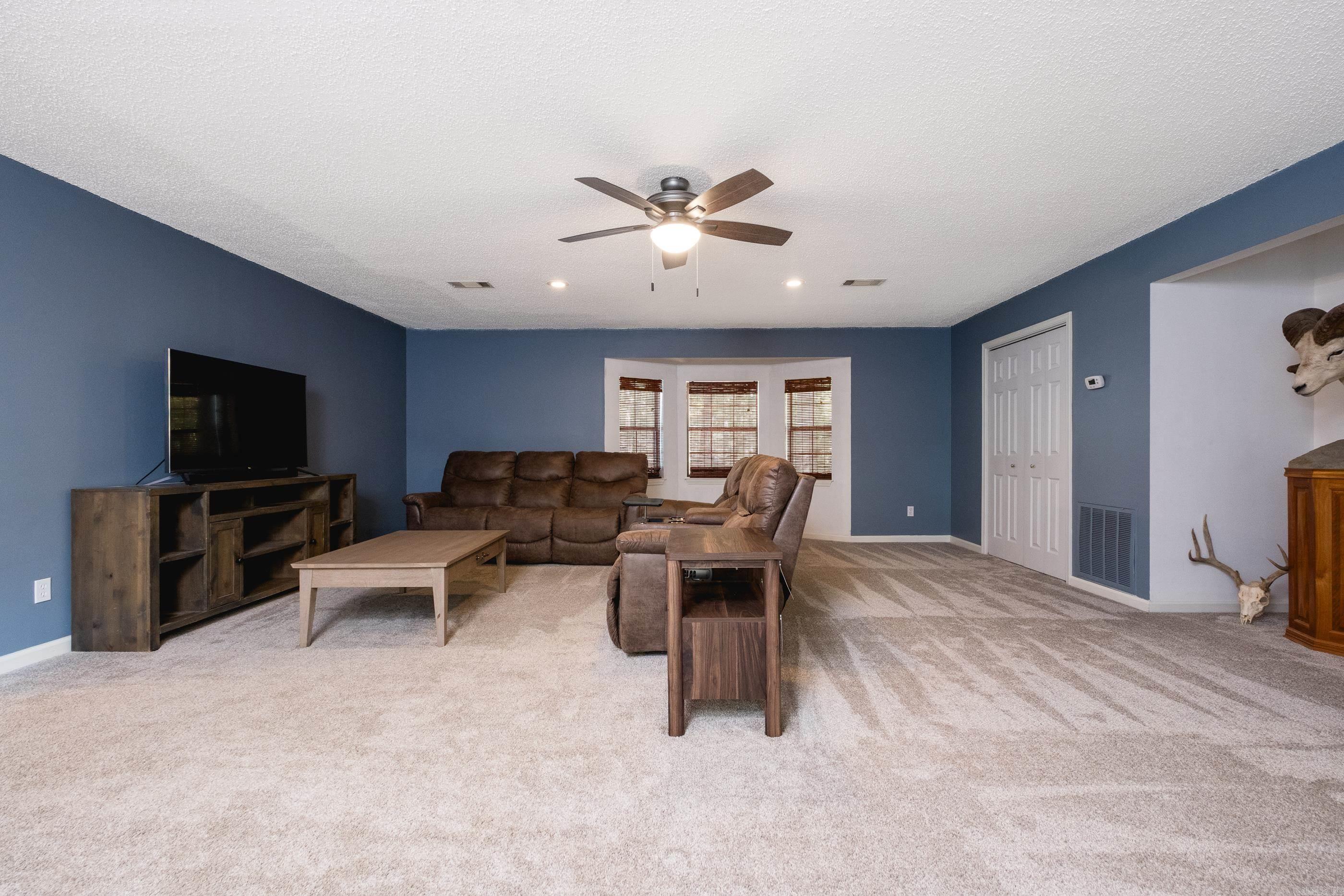 315 Oaklawn Circle Property Photo 19