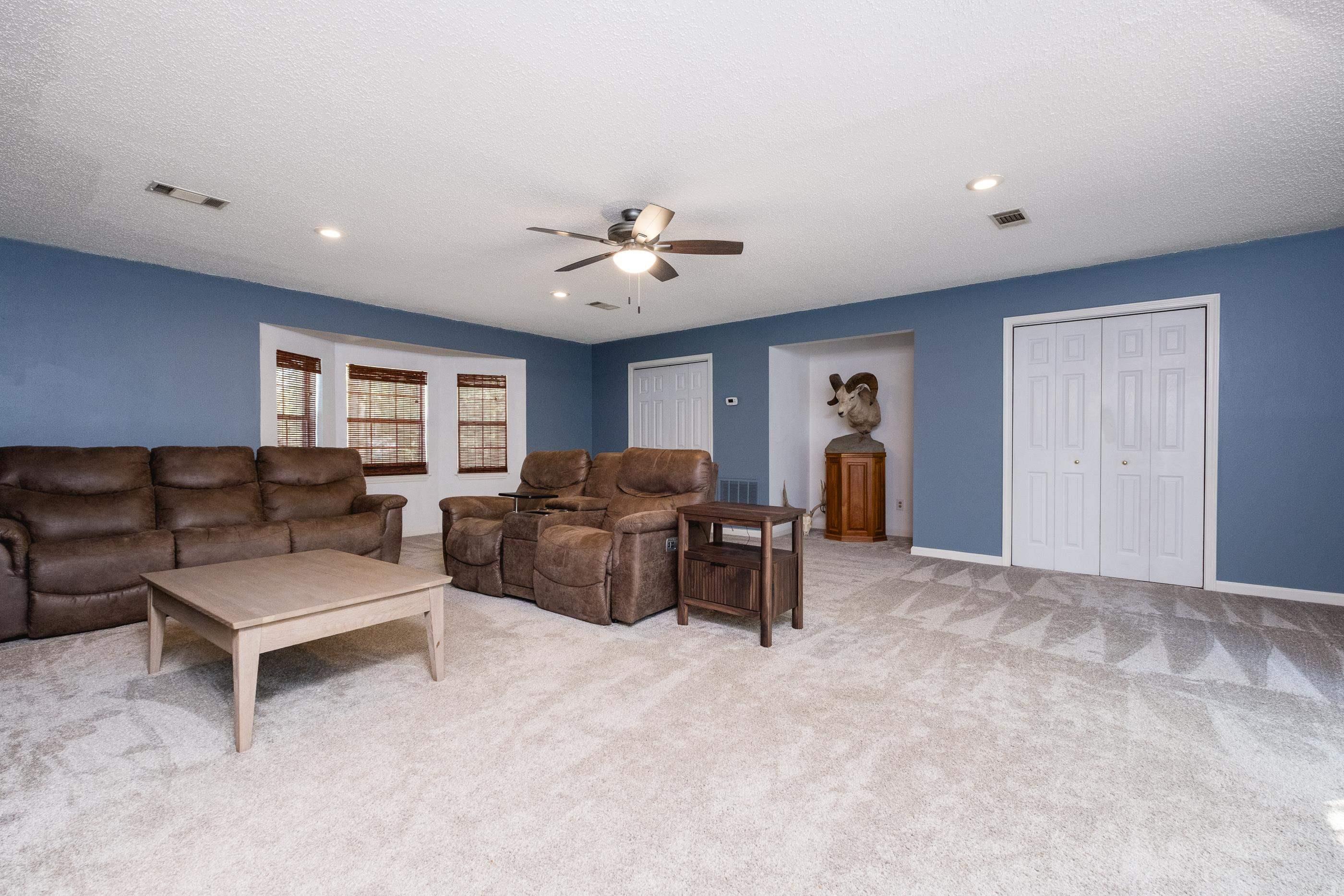 315 Oaklawn Circle Property Photo 20