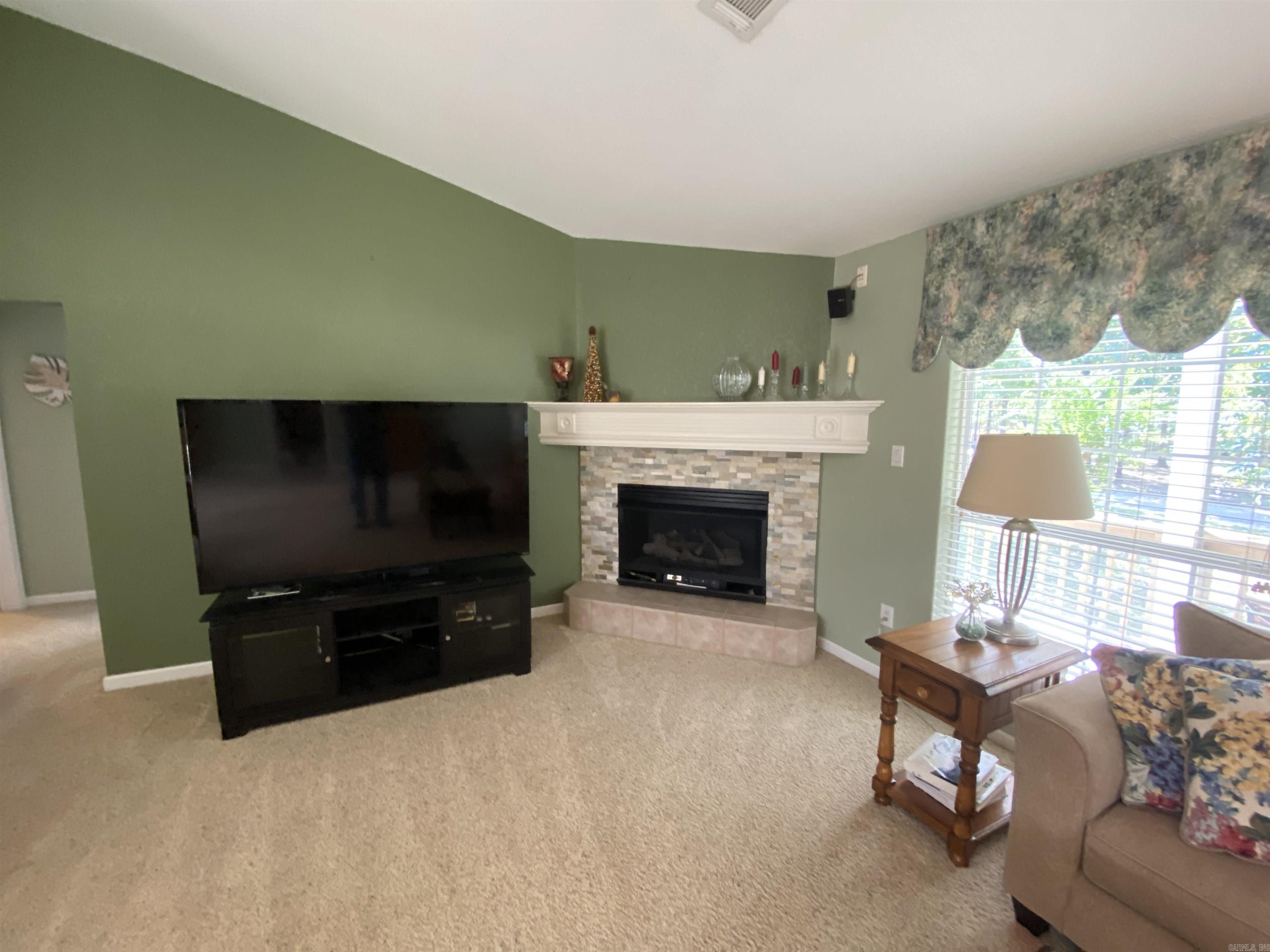 138 Summer Oaks Boulevard Property Photo 3