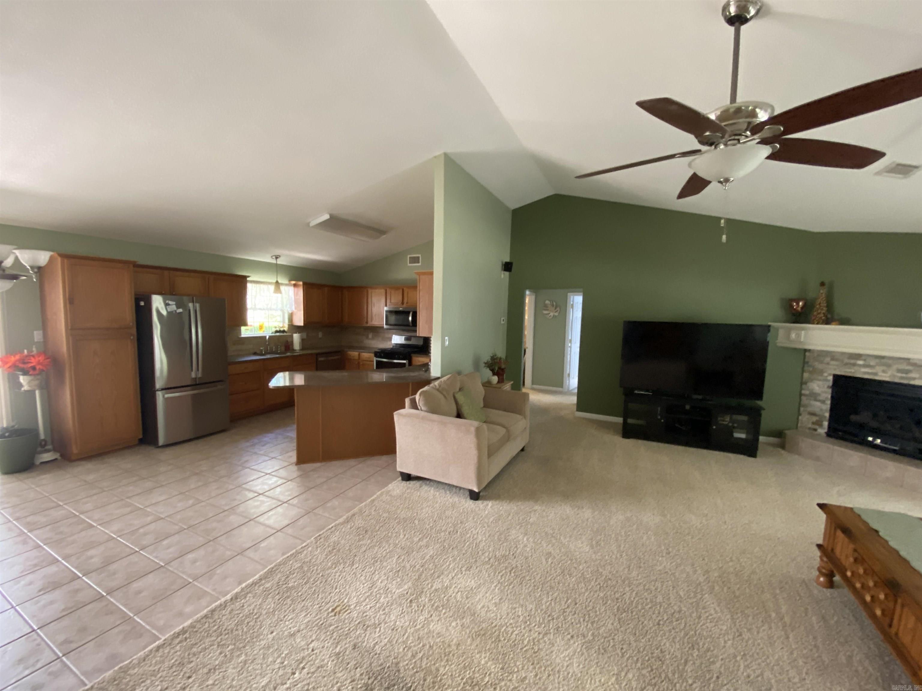 138 Summer Oaks Boulevard Property Photo 5