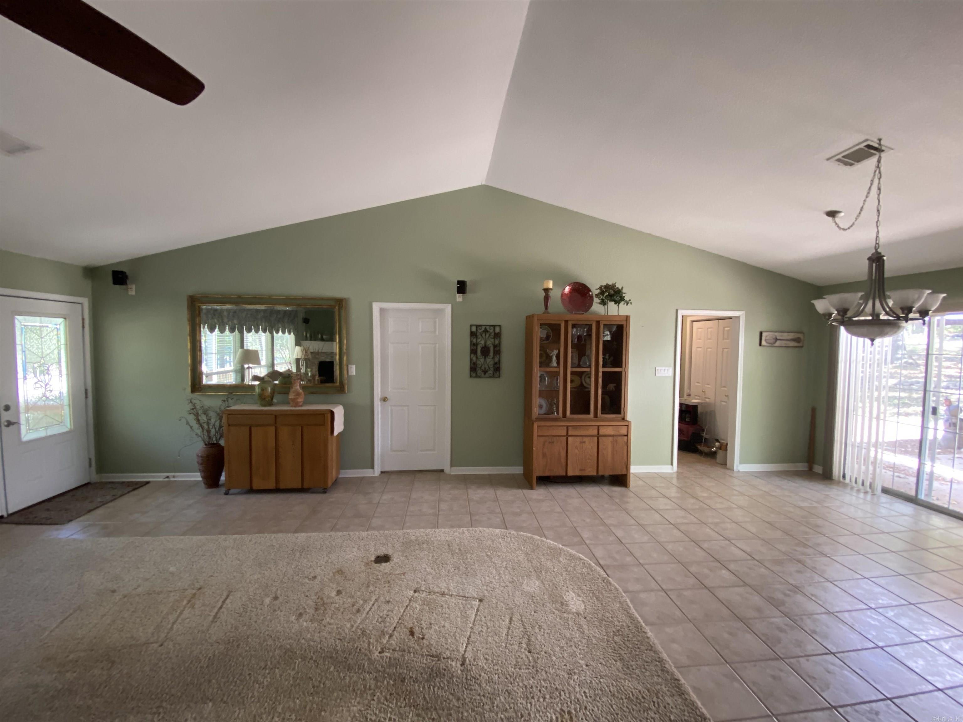 138 Summer Oaks Boulevard Property Photo 9