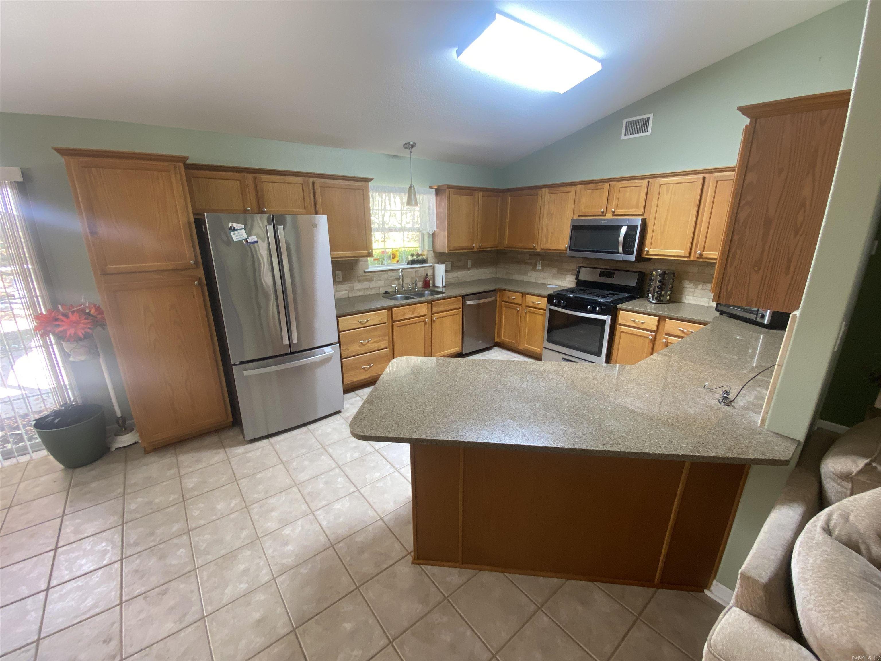 138 Summer Oaks Boulevard Property Photo 12
