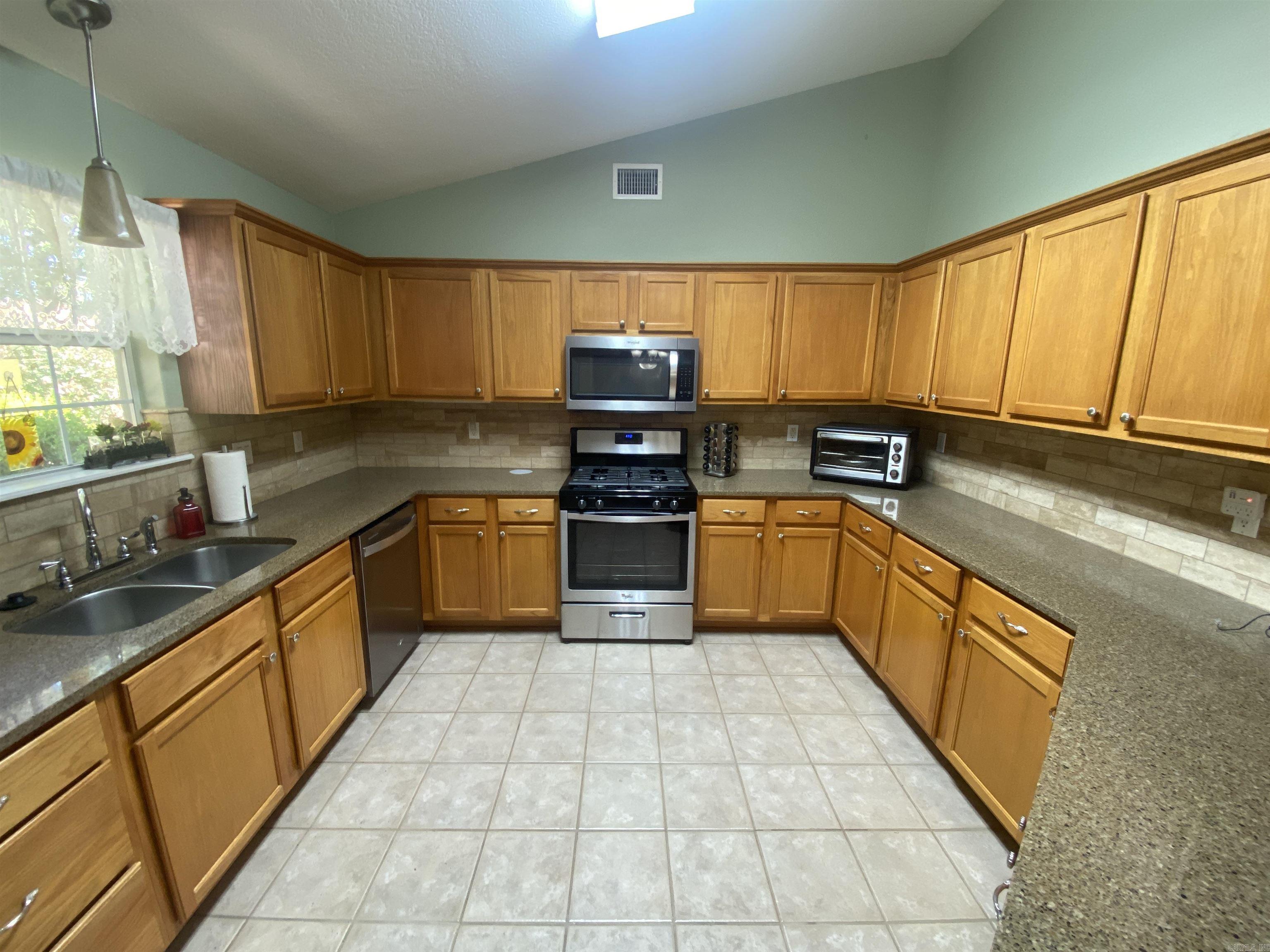 138 Summer Oaks Boulevard Property Photo 13
