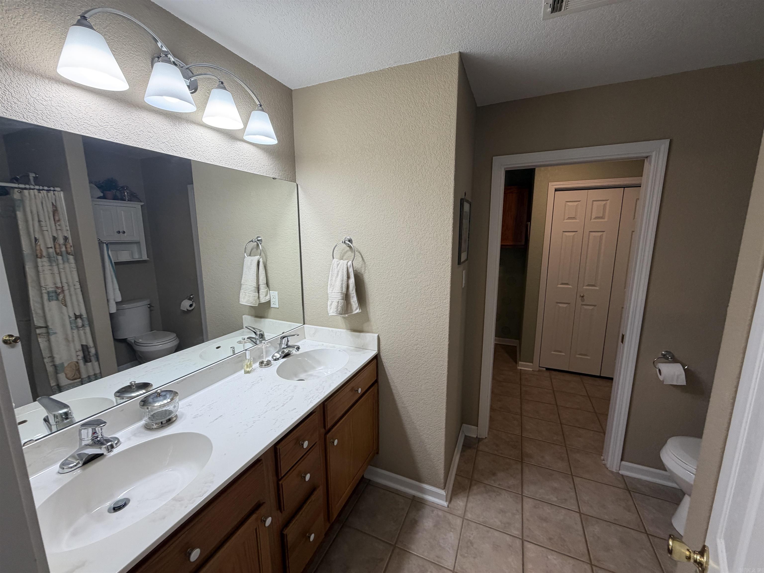 138 Summer Oaks Boulevard Property Photo 18