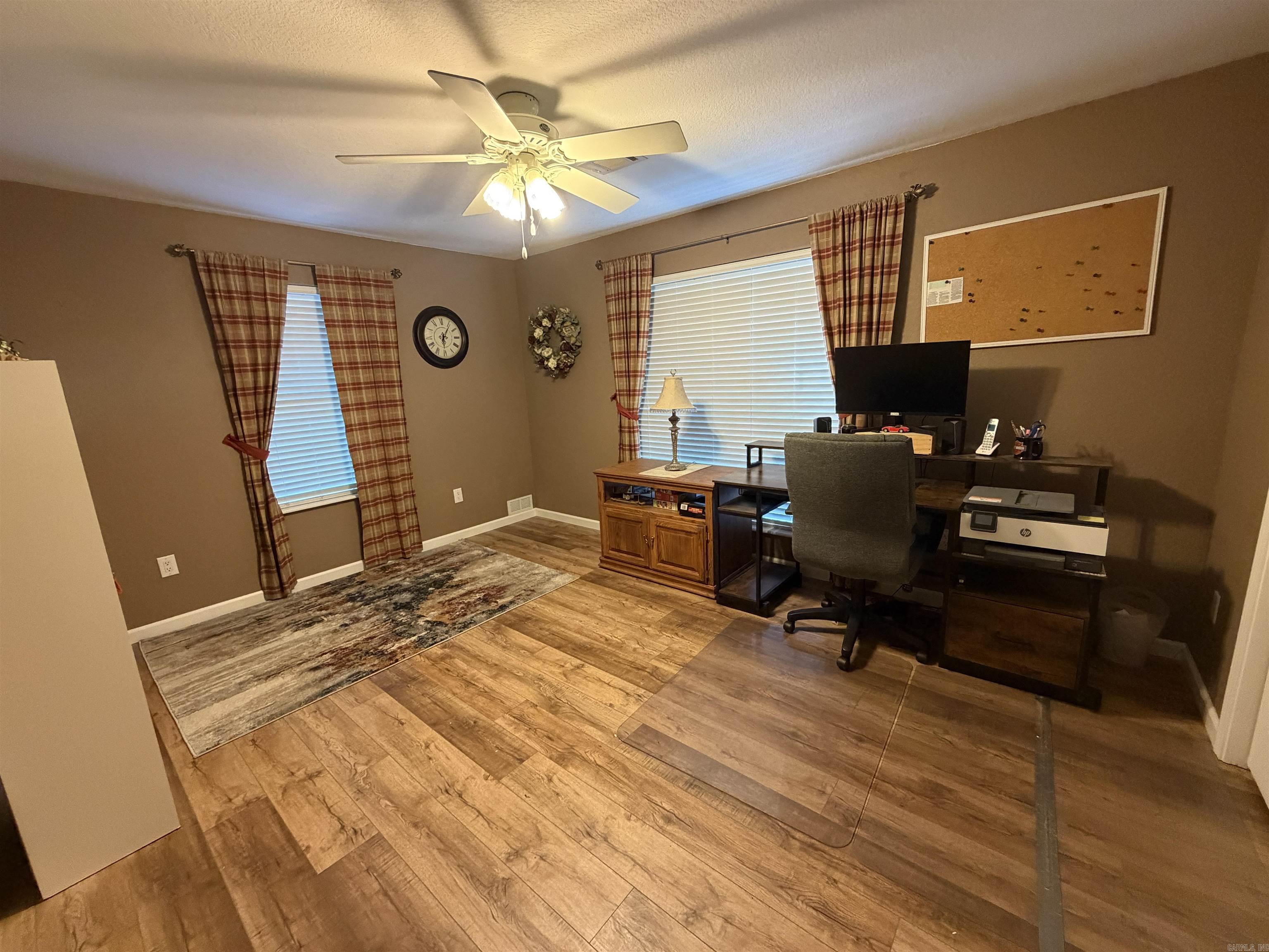 138 Summer Oaks Boulevard Property Photo 32