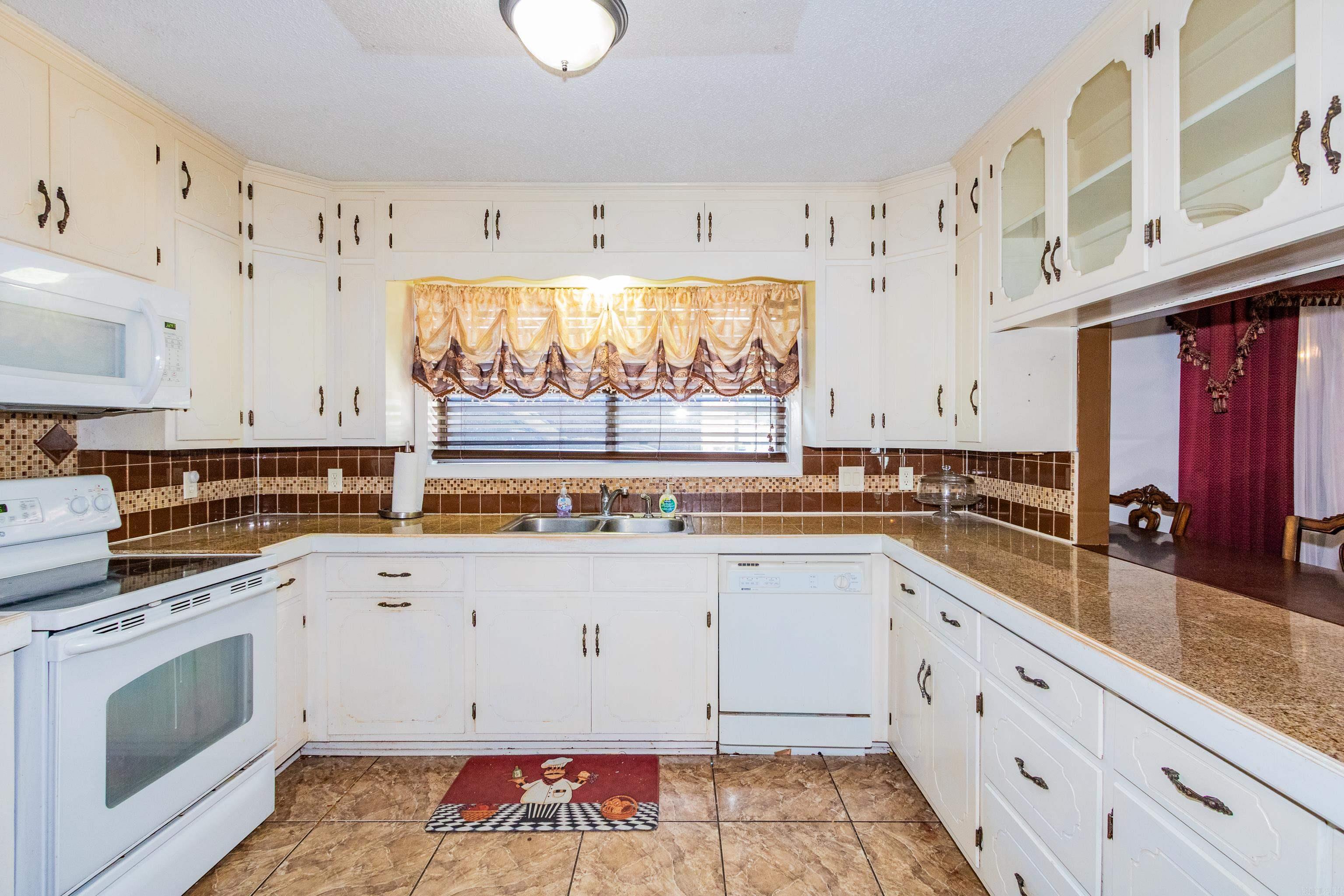 508 Springhill Drive Property Photo 12
