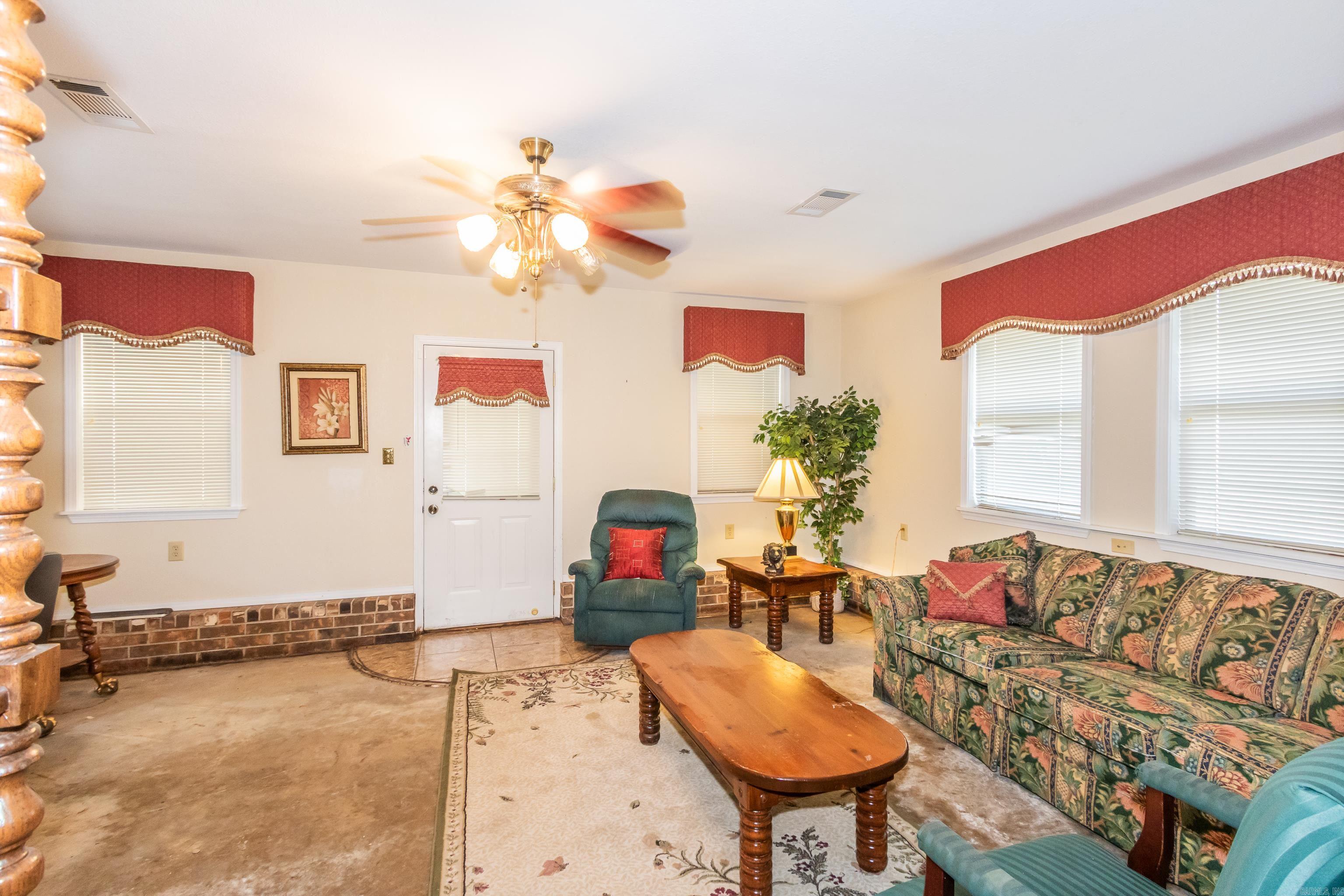 508 Springhill Drive Property Photo 16