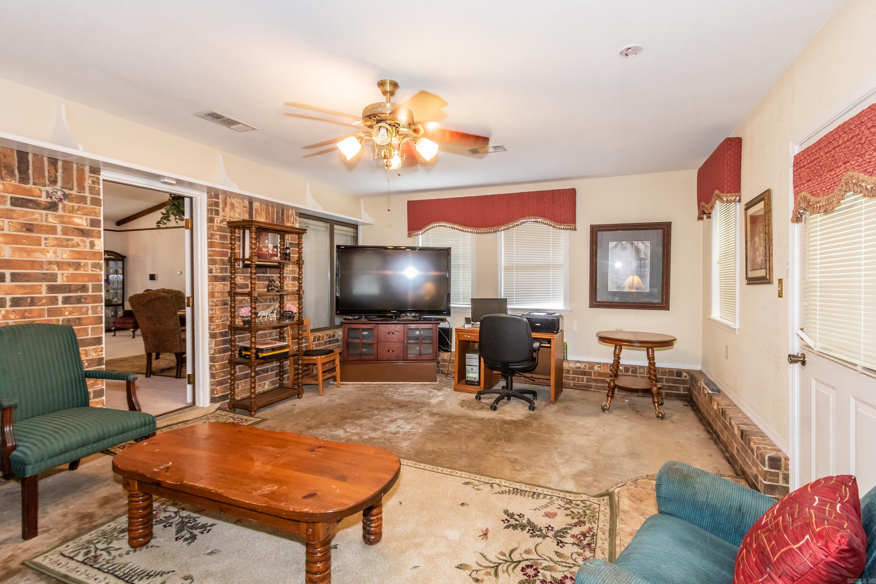 508 Springhill Drive Property Photo 17