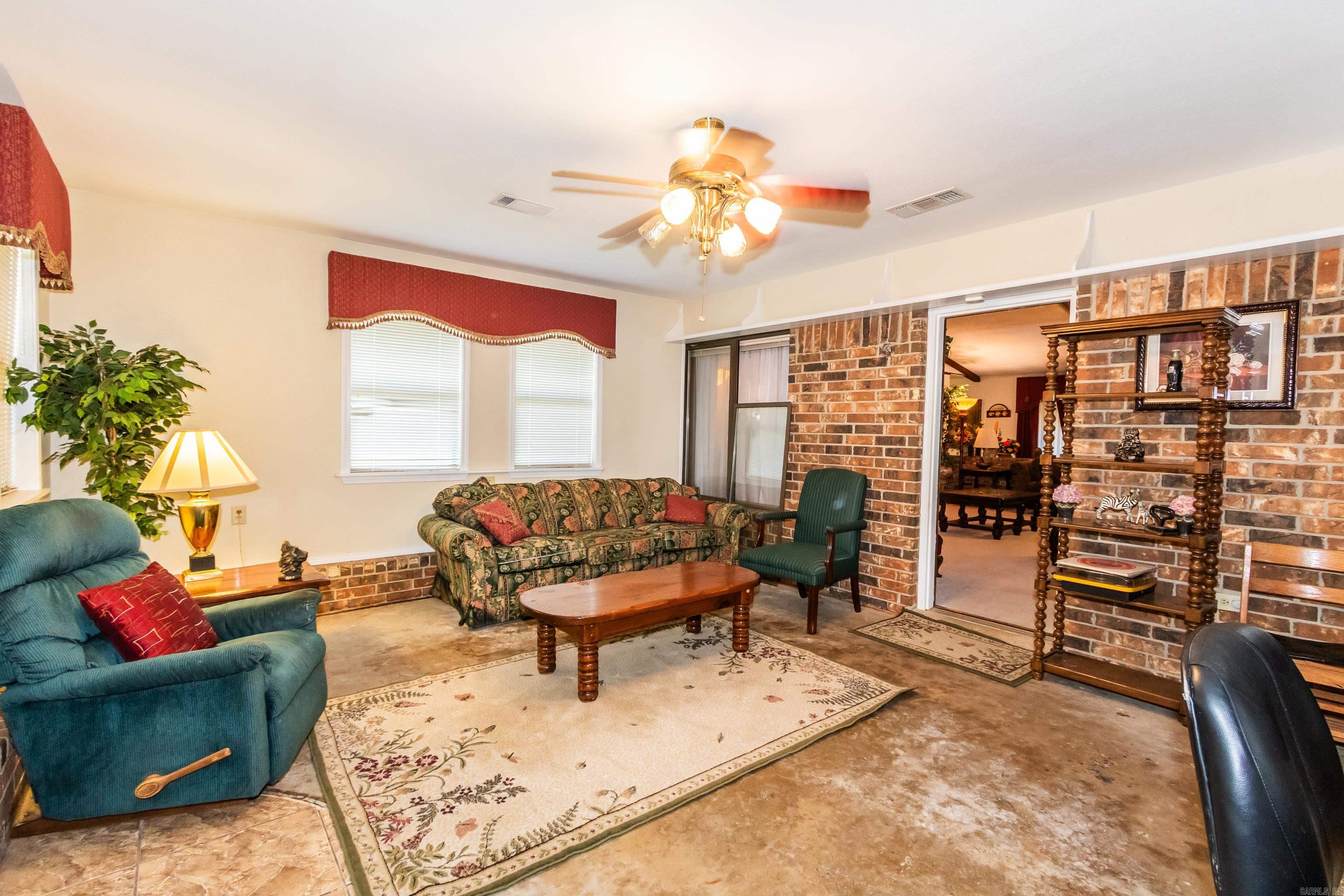 508 Springhill Drive Property Photo 18