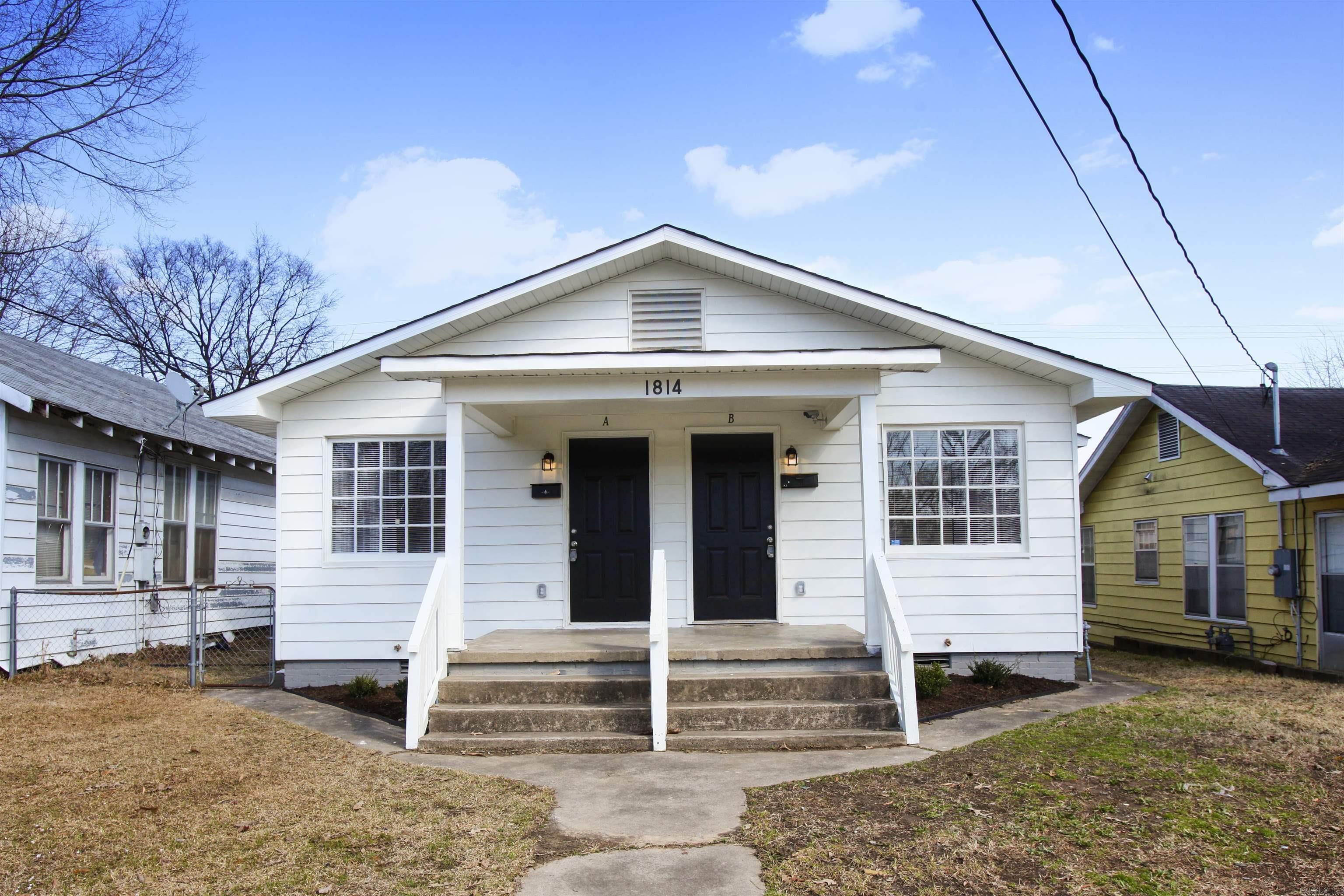 1814 Moss Street B Property Photo 1
