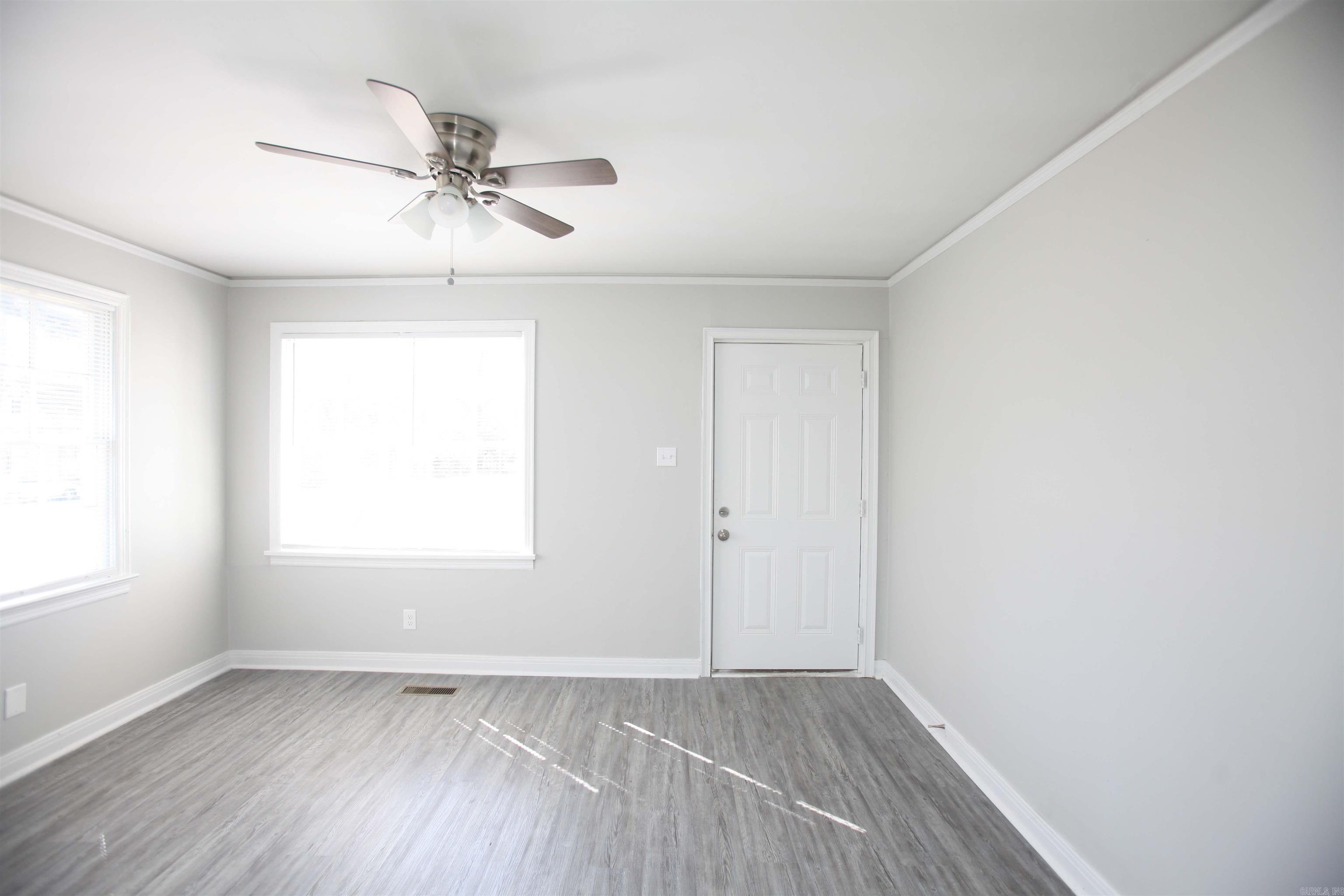 1814 Moss Street B Property Photo 2